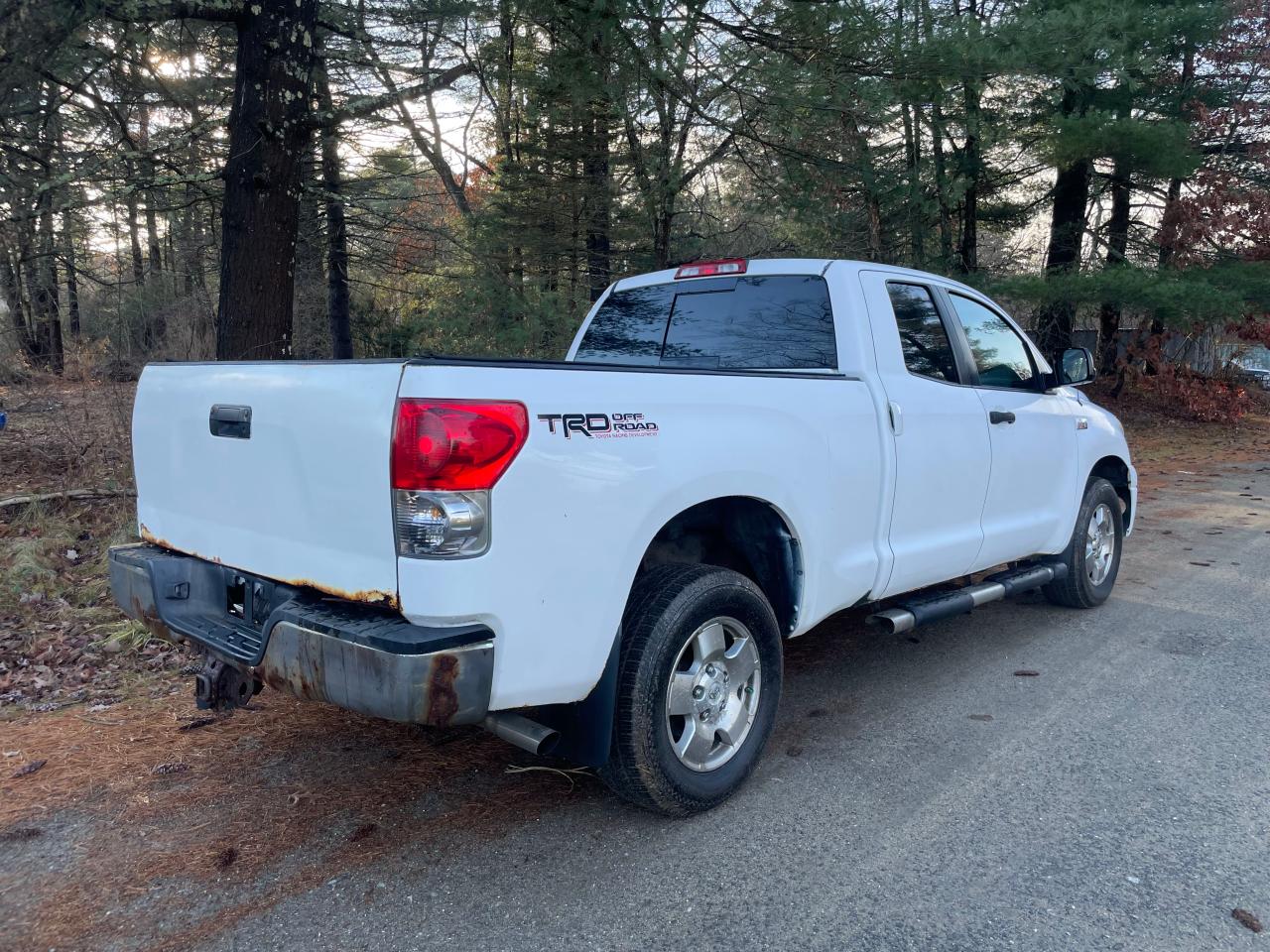 Photo 3 VIN: 5TBBV541X7S489324 - TOYOTA TUNDRA 