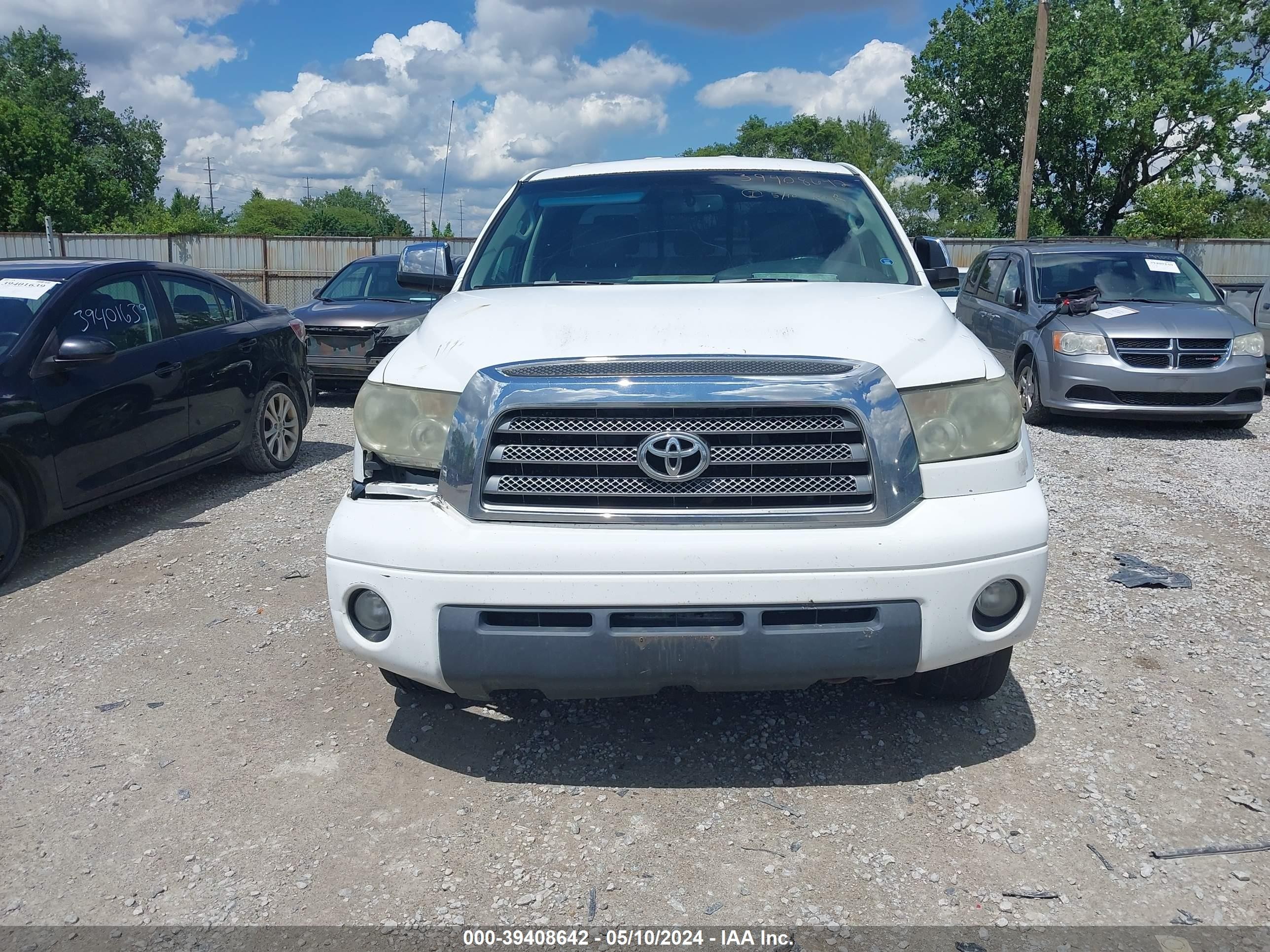 Photo 11 VIN: 5TBBV58127S452732 - TOYOTA TUNDRA 