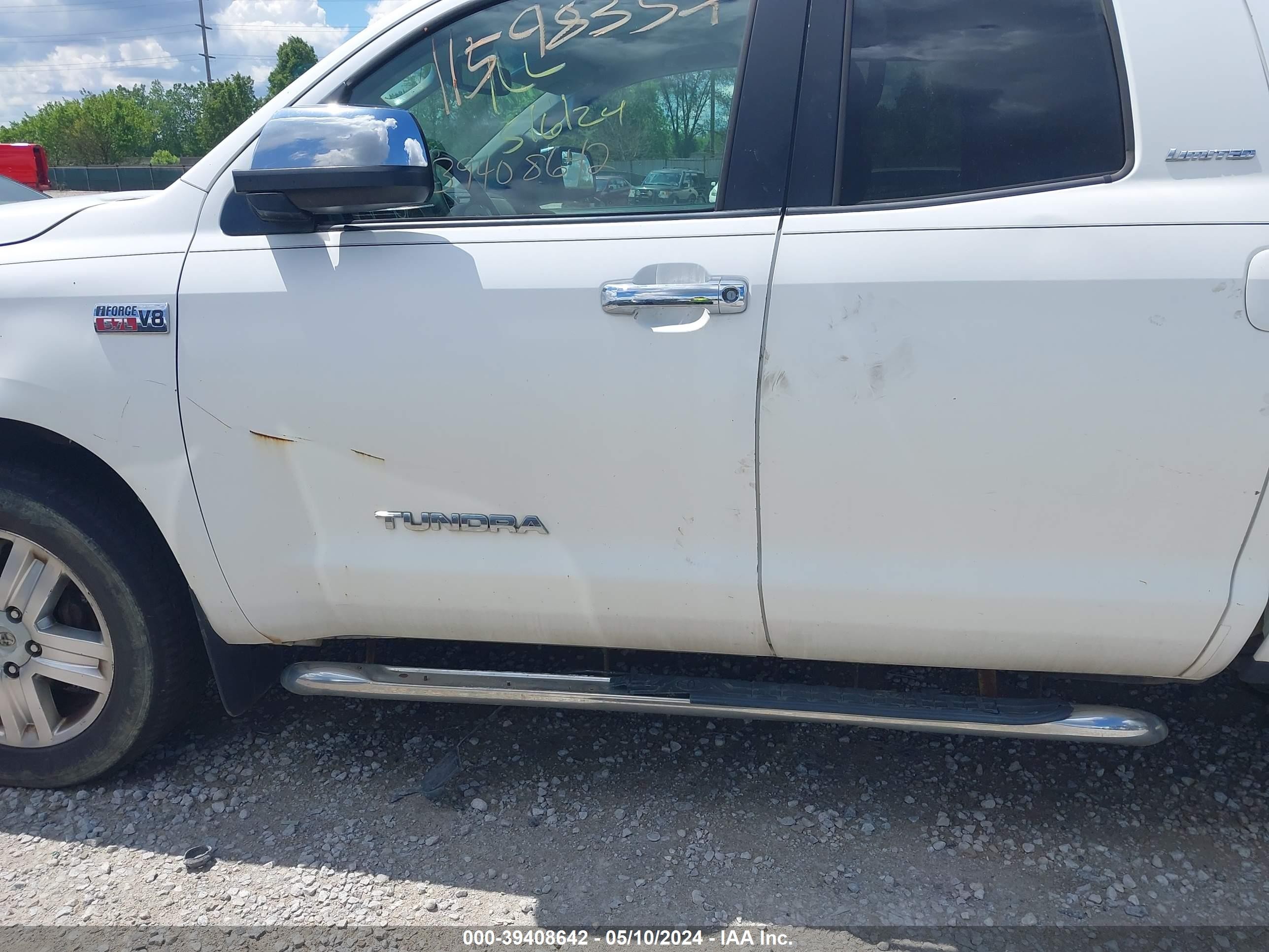 Photo 13 VIN: 5TBBV58127S452732 - TOYOTA TUNDRA 