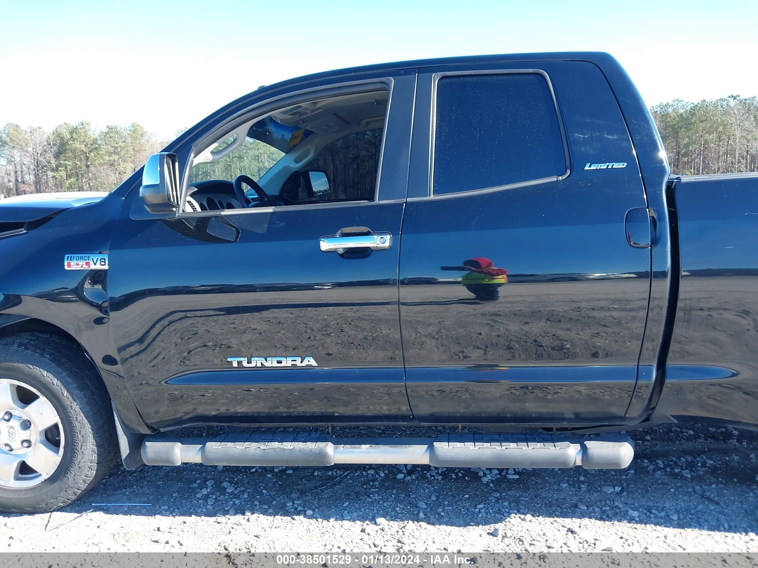 Photo 13 VIN: 5TBBV58178S496825 - TOYOTA TUNDRA 