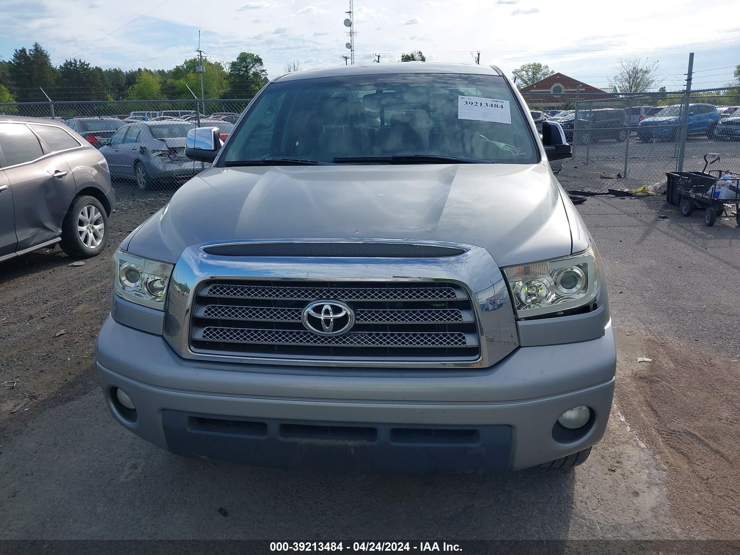 Photo 11 VIN: 5TBBV581X7S484540 - TOYOTA TUNDRA 