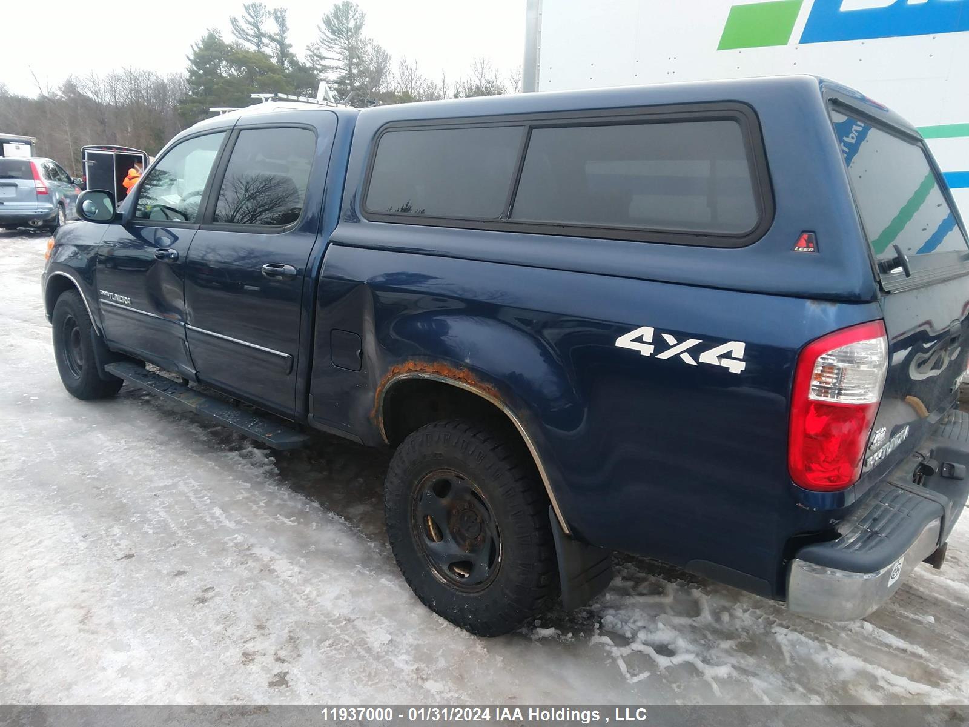 Photo 2 VIN: 5TBDT44104S448754 - TOYOTA TUNDRA 