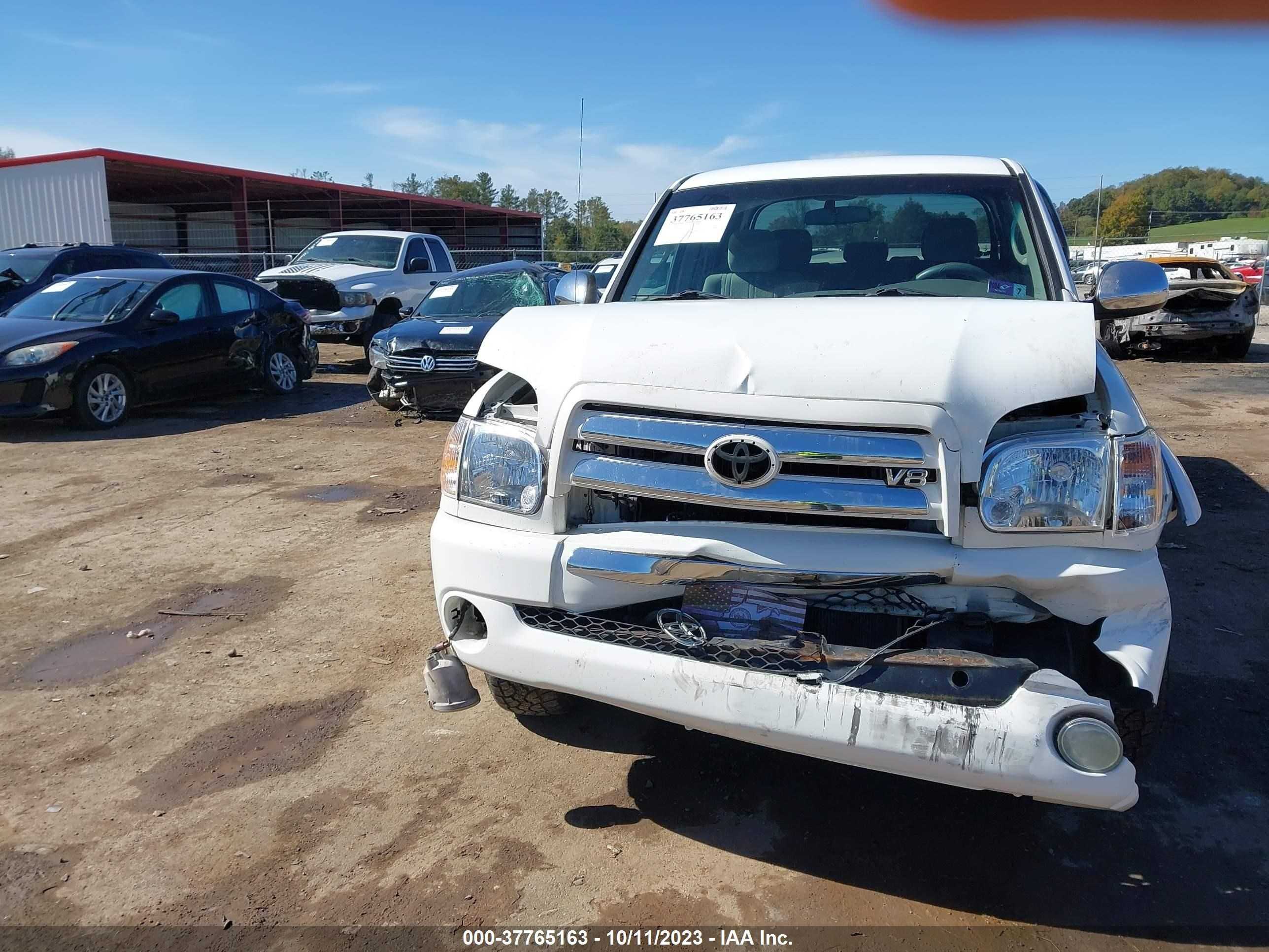 Photo 11 VIN: 5TBDT44115S469503 - TOYOTA TUNDRA 