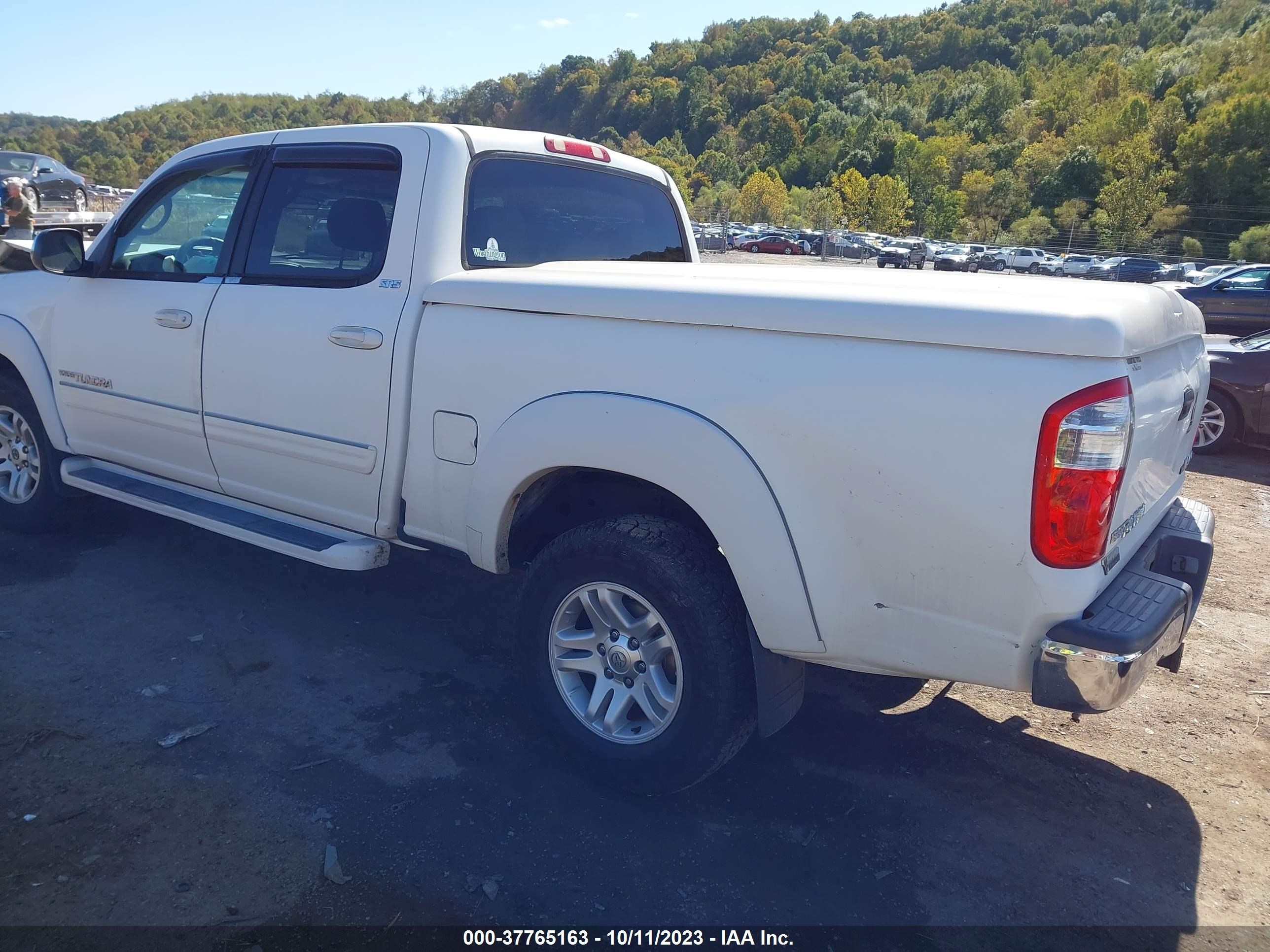 Photo 2 VIN: 5TBDT44115S469503 - TOYOTA TUNDRA 