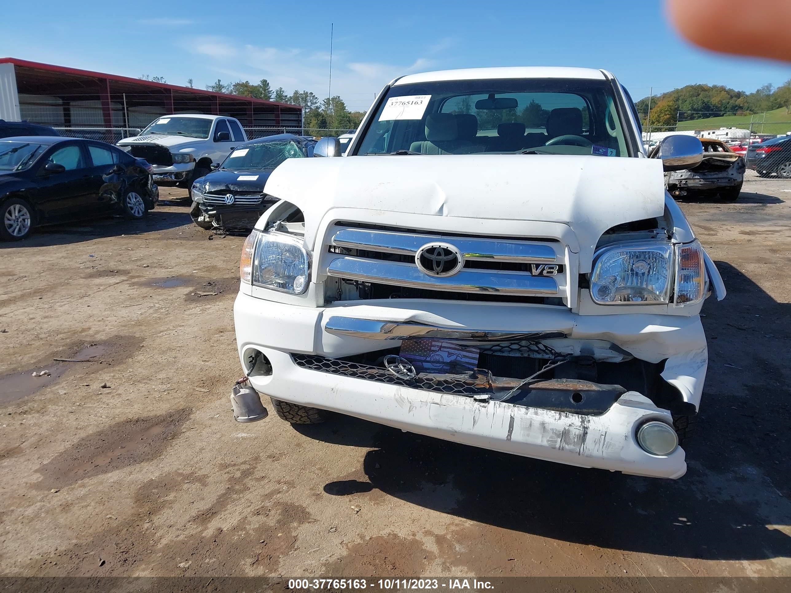 Photo 5 VIN: 5TBDT44115S469503 - TOYOTA TUNDRA 