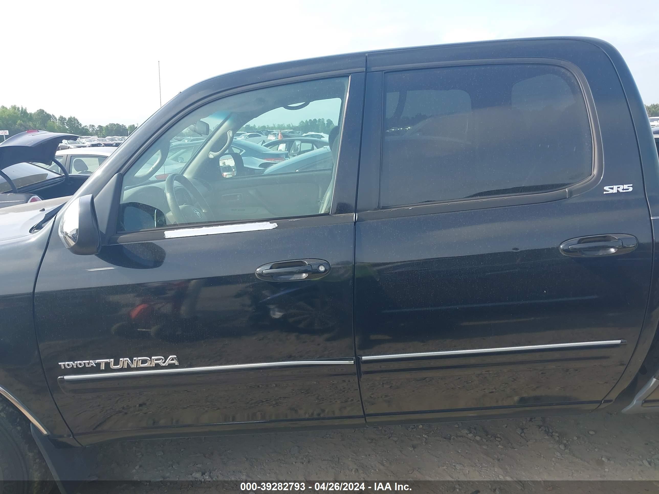 Photo 13 VIN: 5TBDT44115S495521 - TOYOTA TUNDRA 