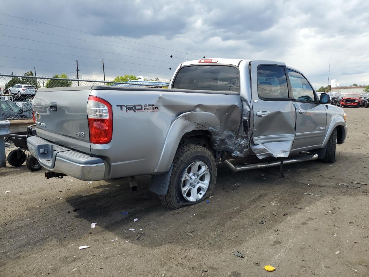 Photo 2 VIN: 5TBDT44116S510956 - TOYOTA TUNDRA 