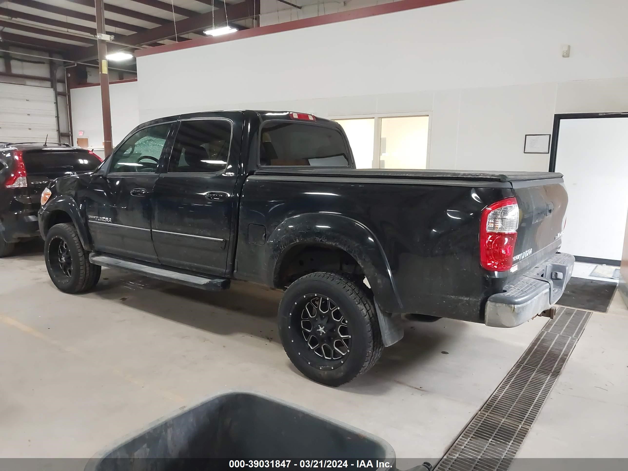 Photo 2 VIN: 5TBDT44125S475018 - TOYOTA TUNDRA 