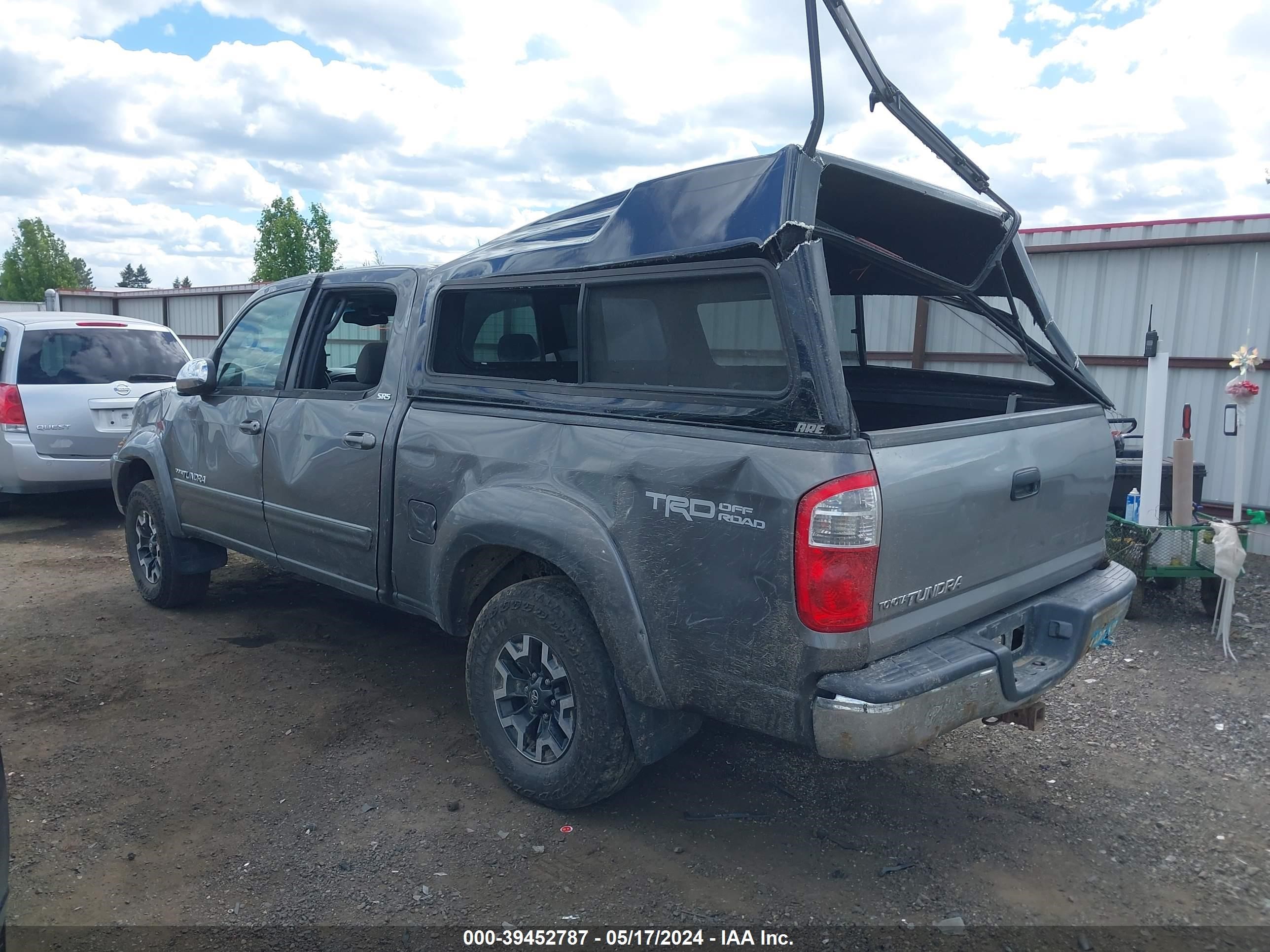 Photo 2 VIN: 5TBDT44125S494216 - TOYOTA TUNDRA 