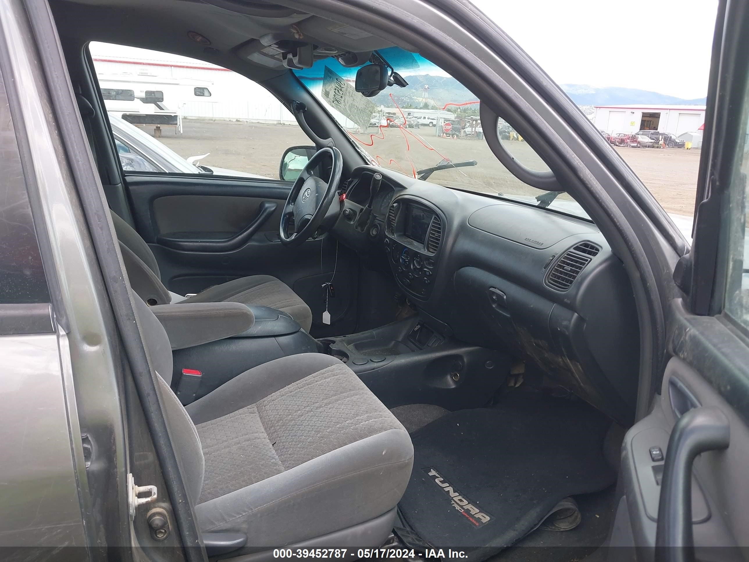 Photo 4 VIN: 5TBDT44125S494216 - TOYOTA TUNDRA 