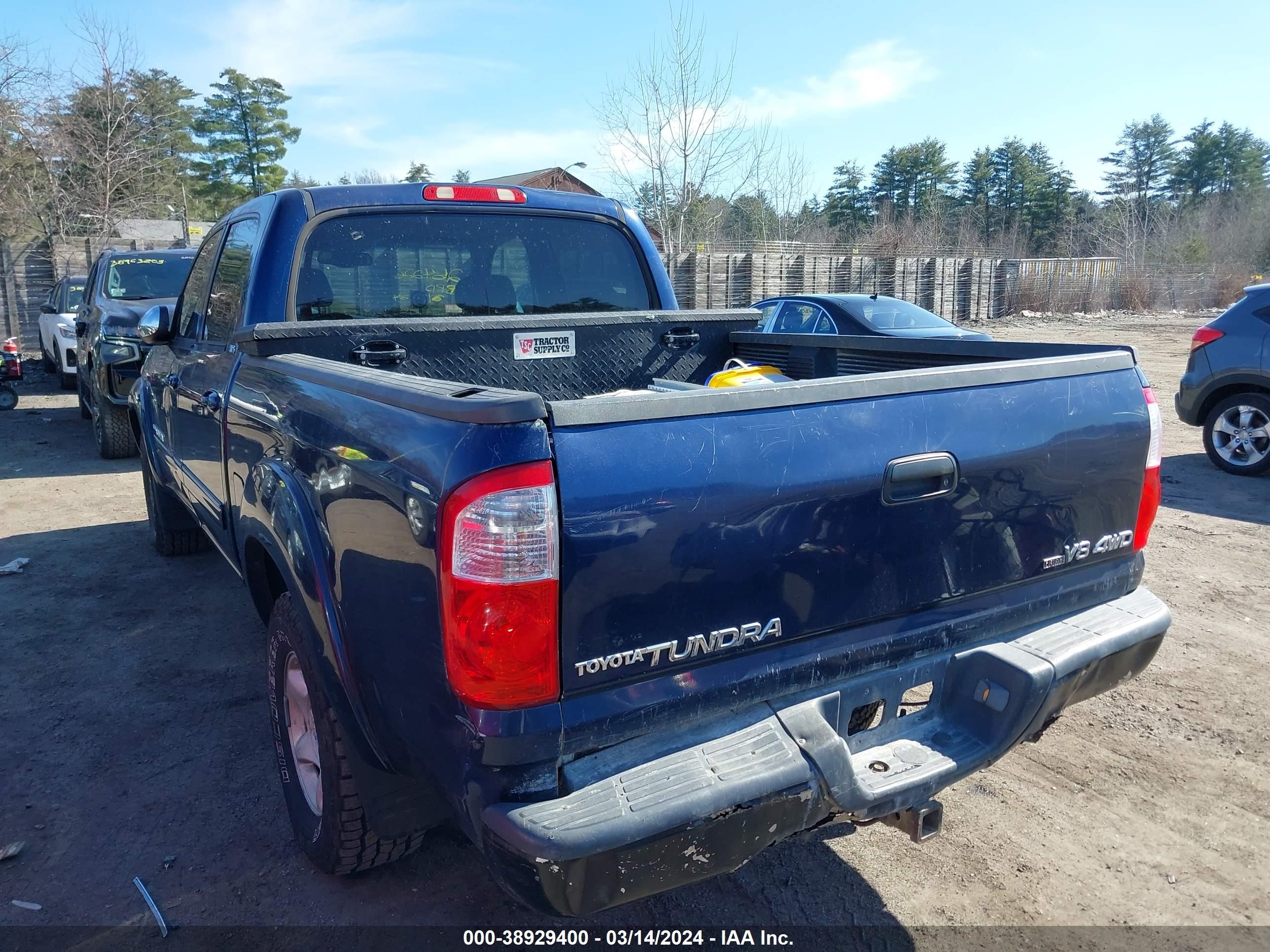 Photo 2 VIN: 5TBDT44154S464416 - TOYOTA TUNDRA 