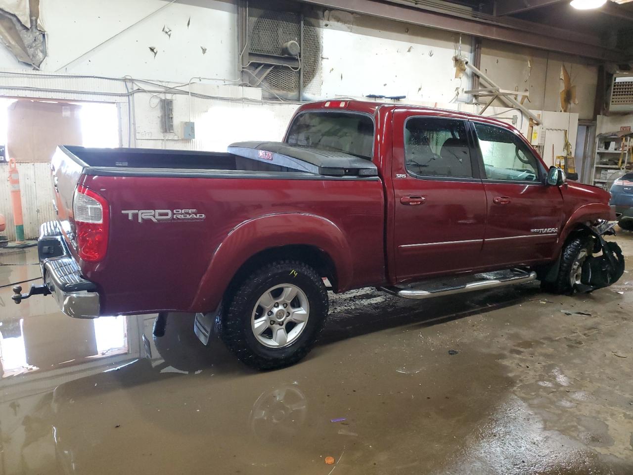 Photo 2 VIN: 5TBDT44155S488703 - TOYOTA TUNDRA 