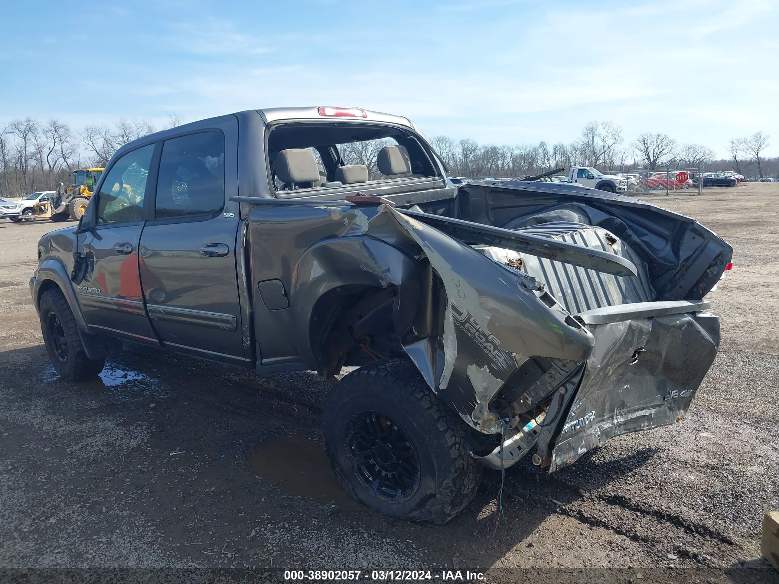 Photo 5 VIN: 5TBDT44196S536043 - TOYOTA TUNDRA 