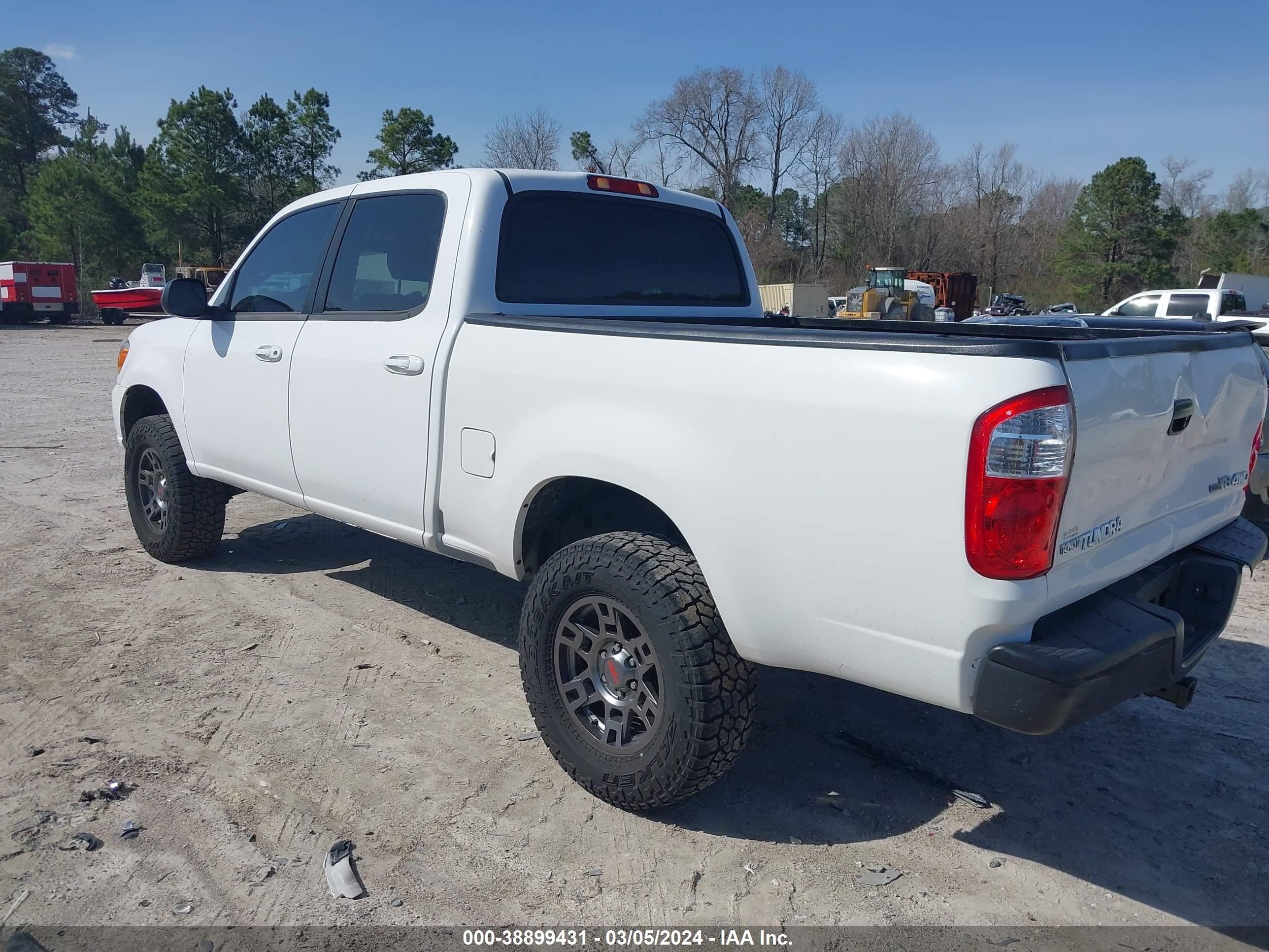 Photo 2 VIN: 5TBDT44196S546345 - TOYOTA TUNDRA 