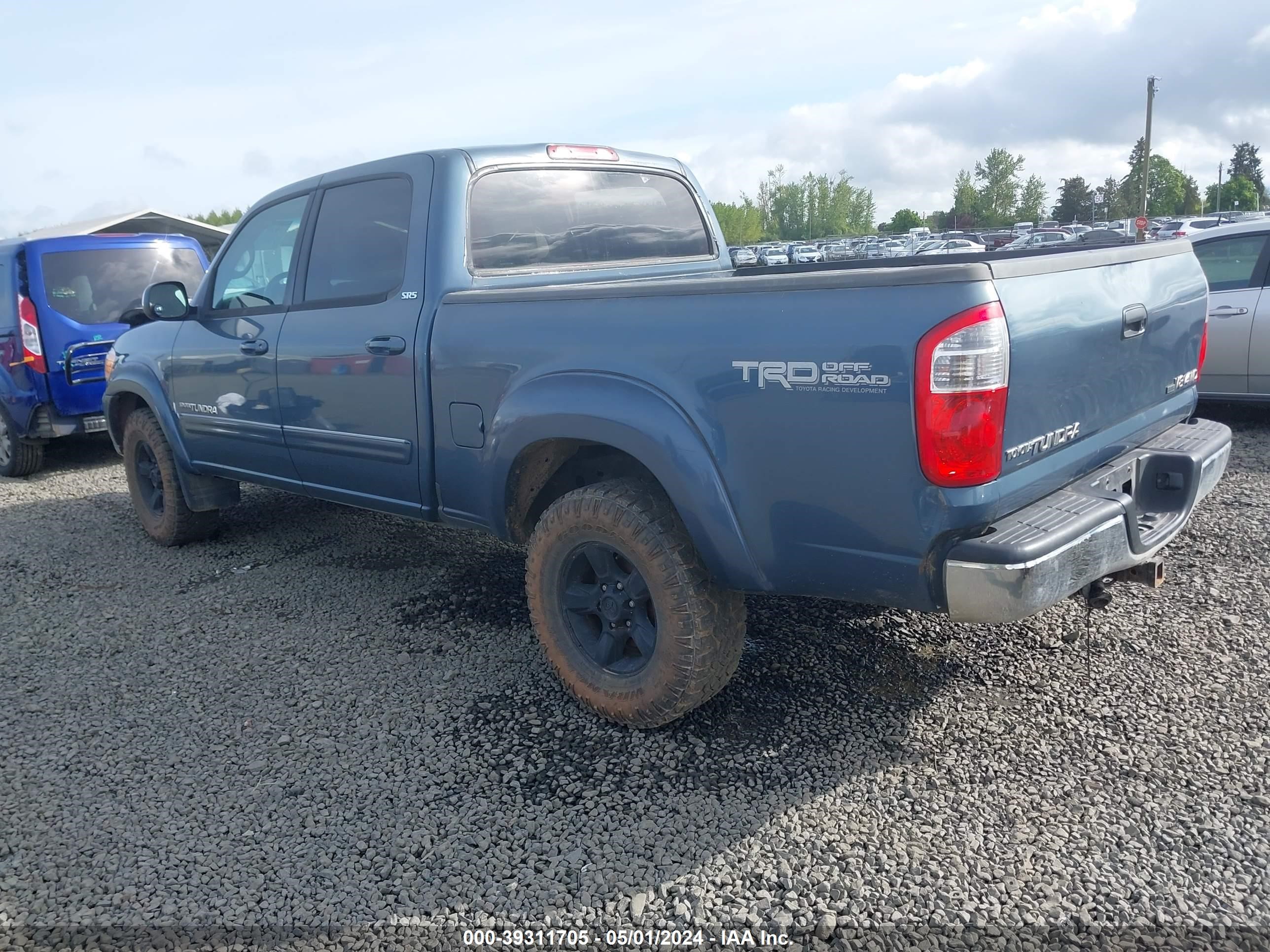 Photo 2 VIN: 5TBDT44196S553151 - TOYOTA TUNDRA 