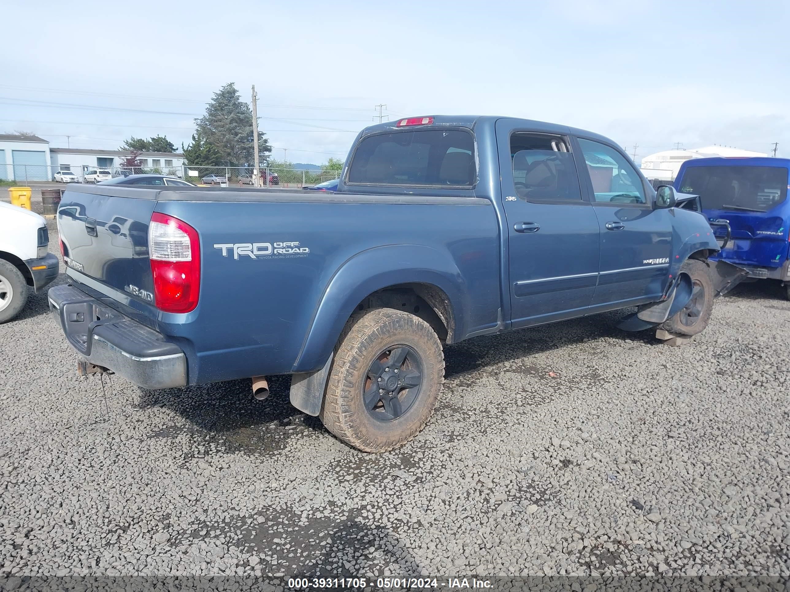 Photo 3 VIN: 5TBDT44196S553151 - TOYOTA TUNDRA 