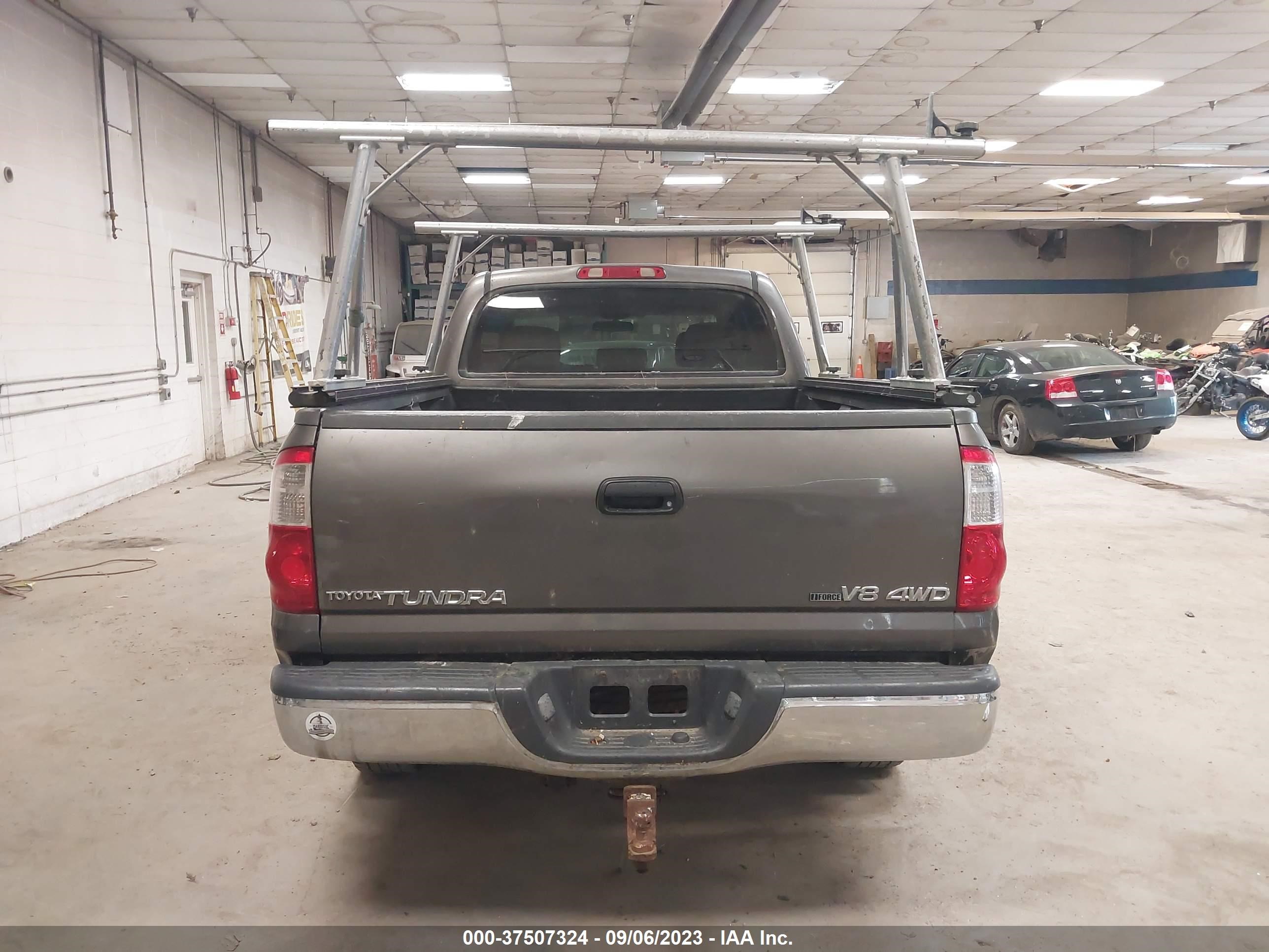 Photo 15 VIN: 5TBDT441X5S474439 - TOYOTA TUNDRA 