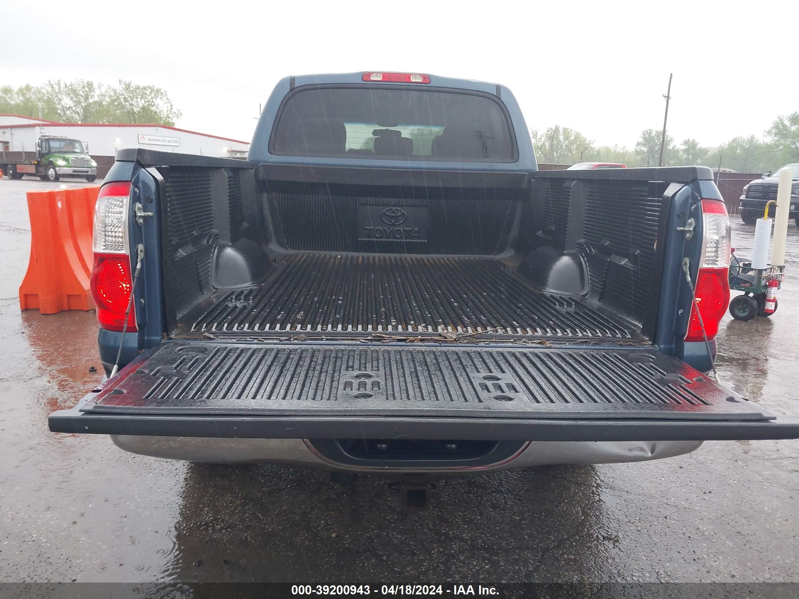 Photo 11 VIN: 5TBDT441X6S507649 - TOYOTA TUNDRA 