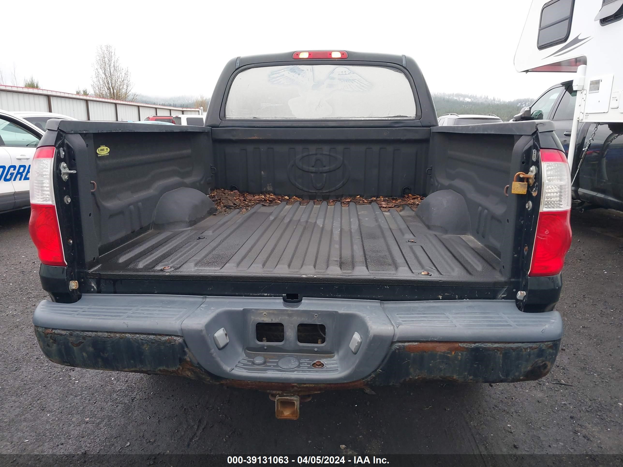 Photo 11 VIN: 5TBDT48114S447963 - TOYOTA TUNDRA 