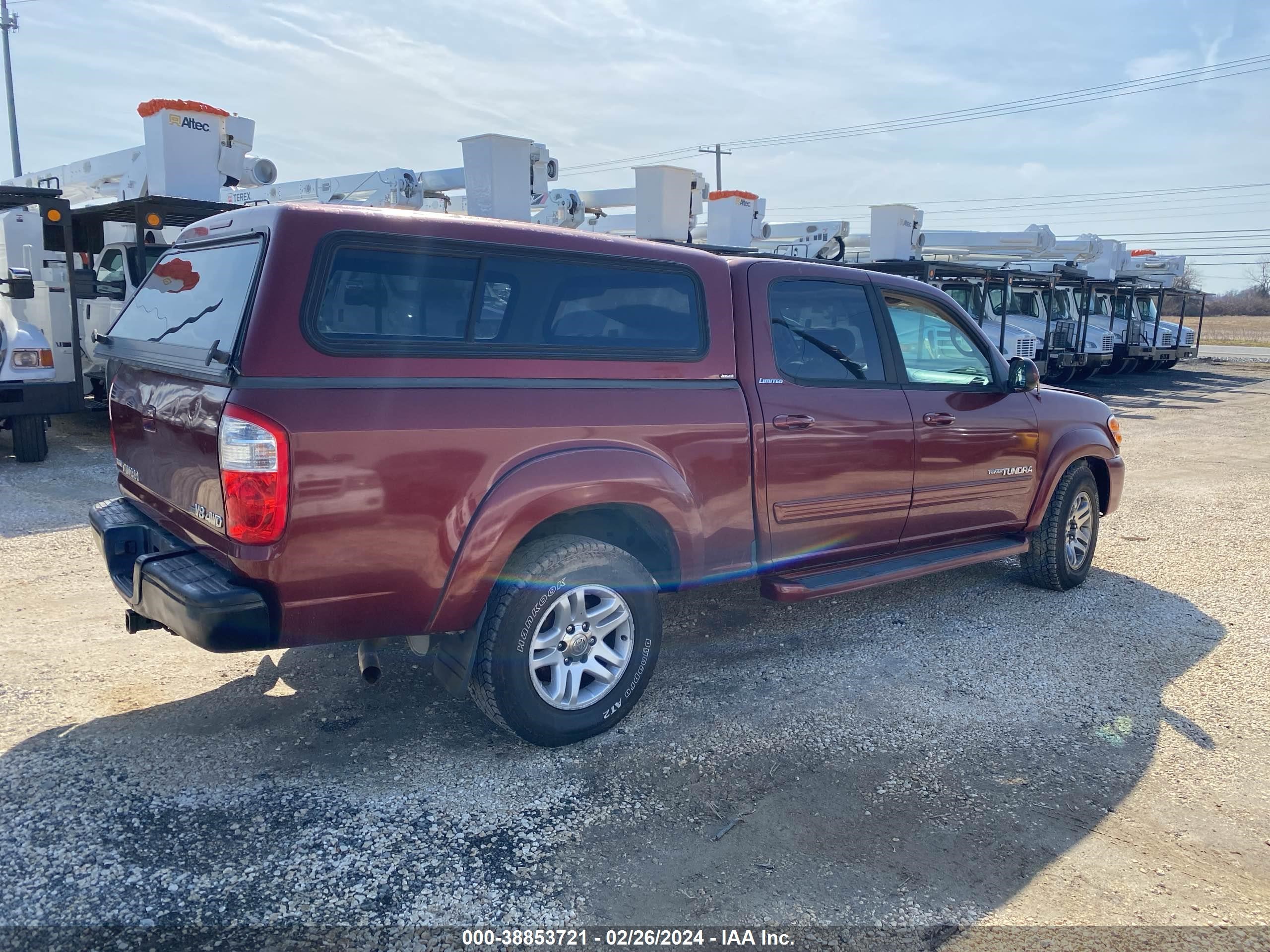 Photo 3 VIN: 5TBDT48124S440715 - TOYOTA TUNDRA 