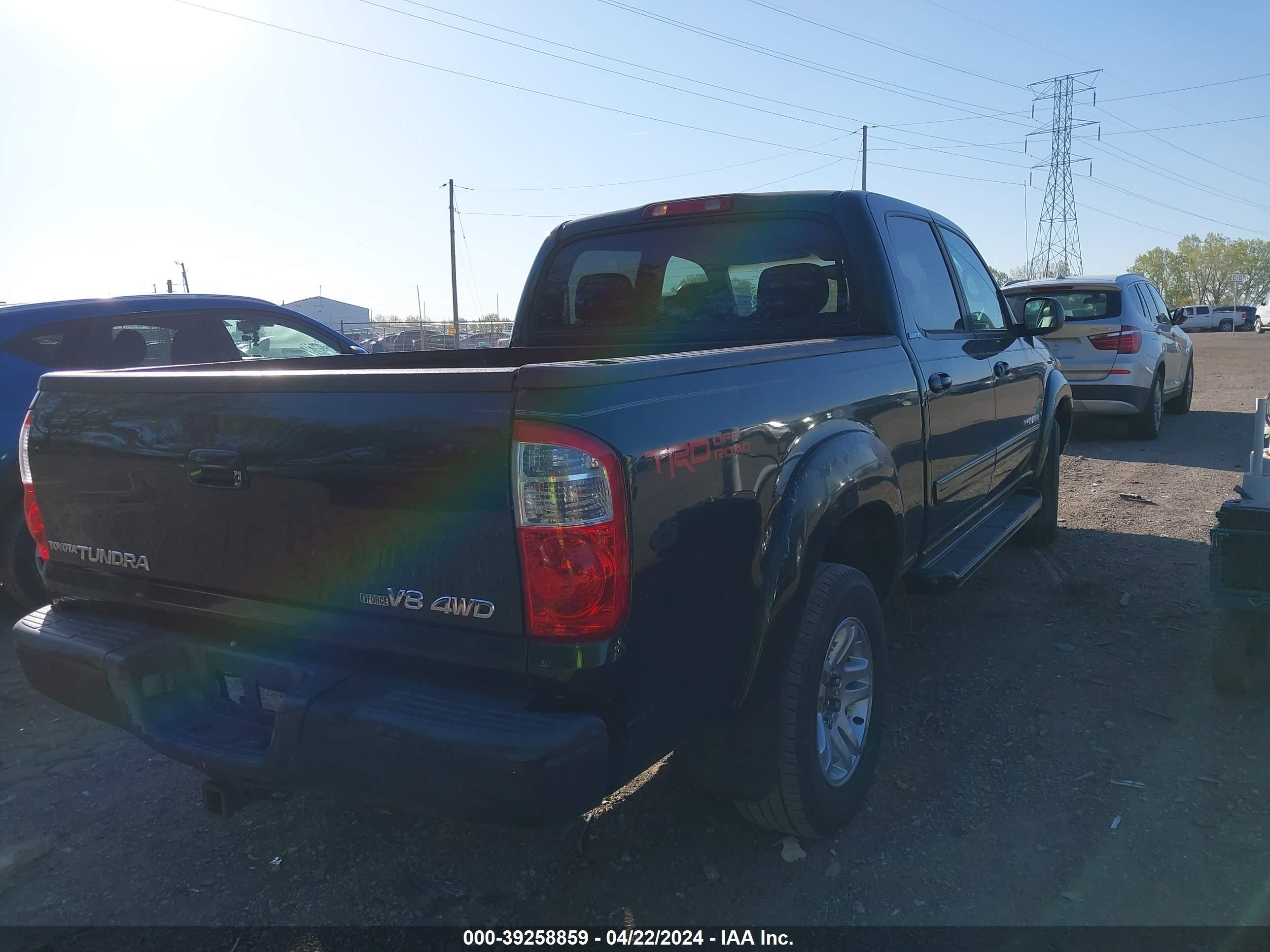 Photo 3 VIN: 5TBDT48124S442643 - TOYOTA TUNDRA 