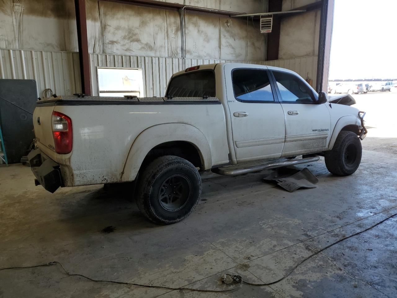 Photo 2 VIN: 5TBDT481X6S515728 - TOYOTA TUNDRA 