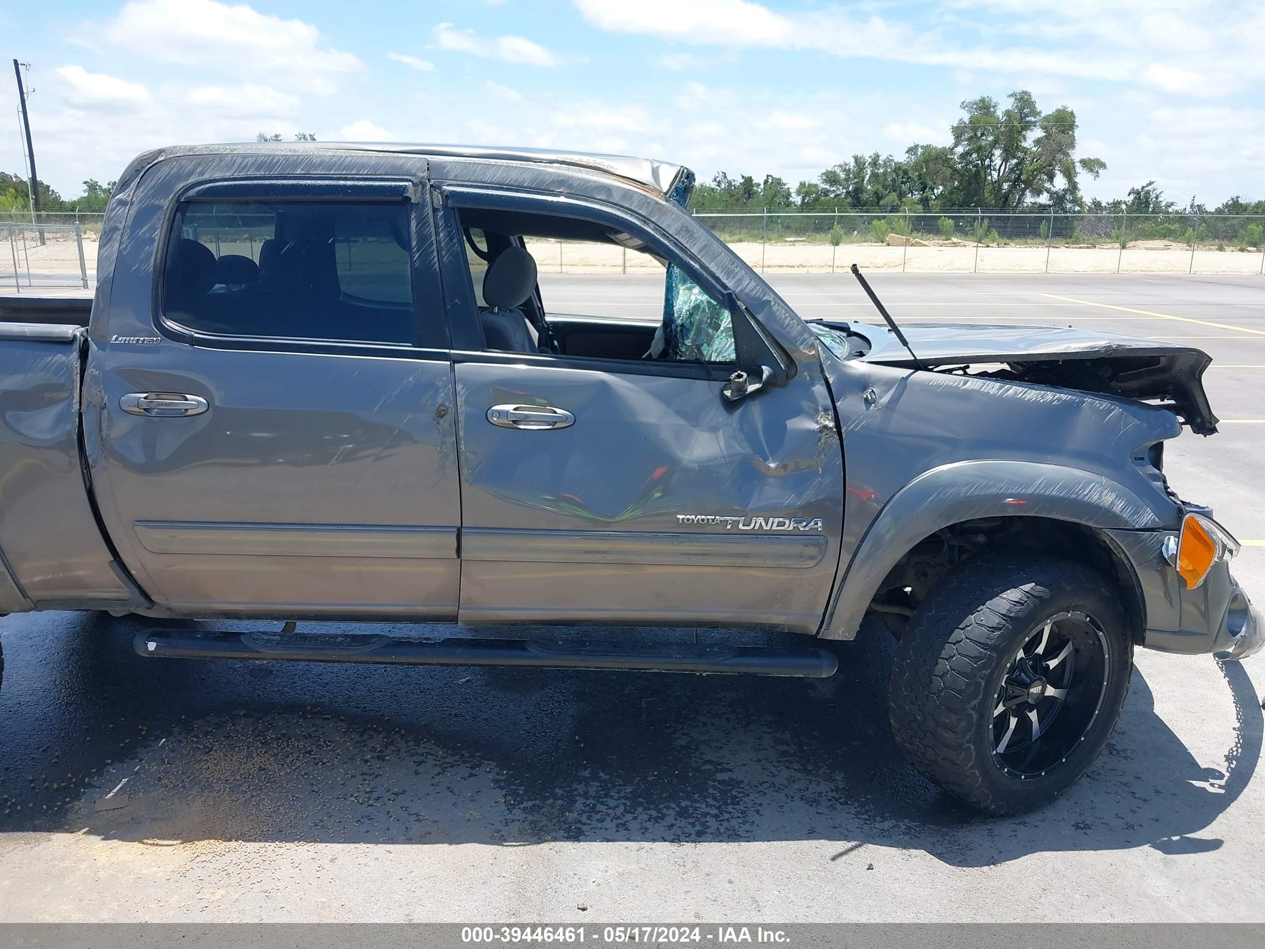 Photo 15 VIN: 5TBDT481X6S537213 - TOYOTA TUNDRA 