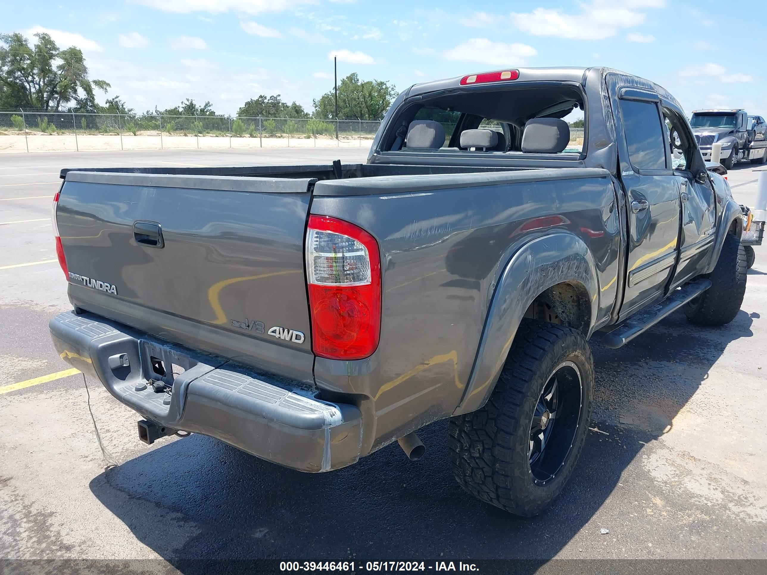 Photo 3 VIN: 5TBDT481X6S537213 - TOYOTA TUNDRA 