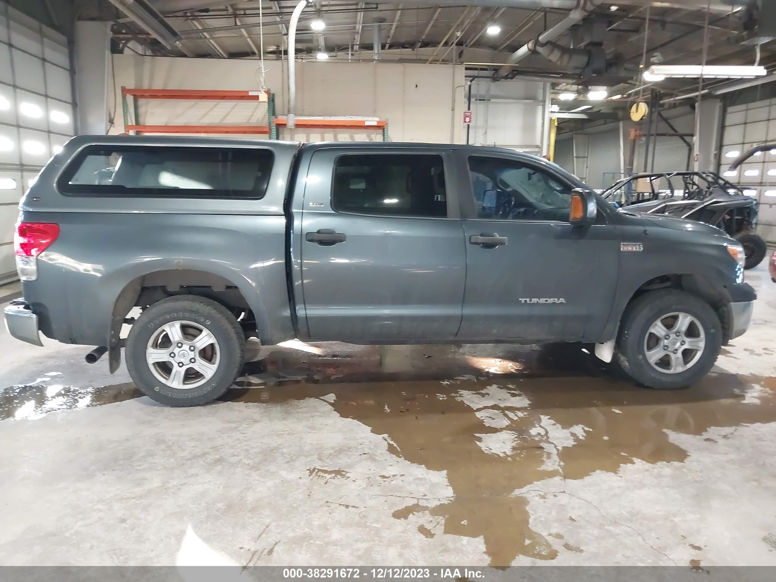 Photo 13 VIN: 5TBDV54118S523158 - TOYOTA TUNDRA 