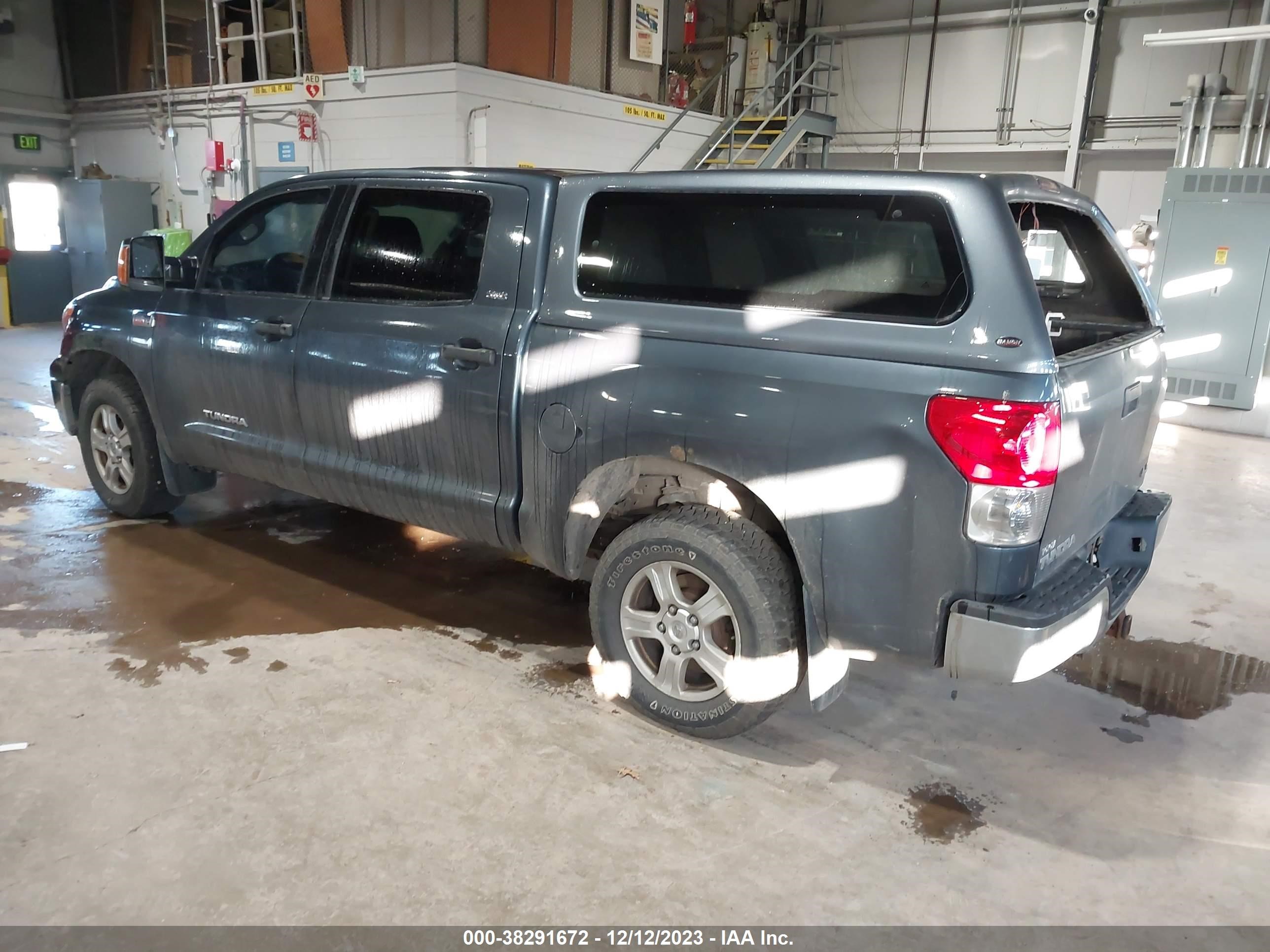 Photo 2 VIN: 5TBDV54118S523158 - TOYOTA TUNDRA 