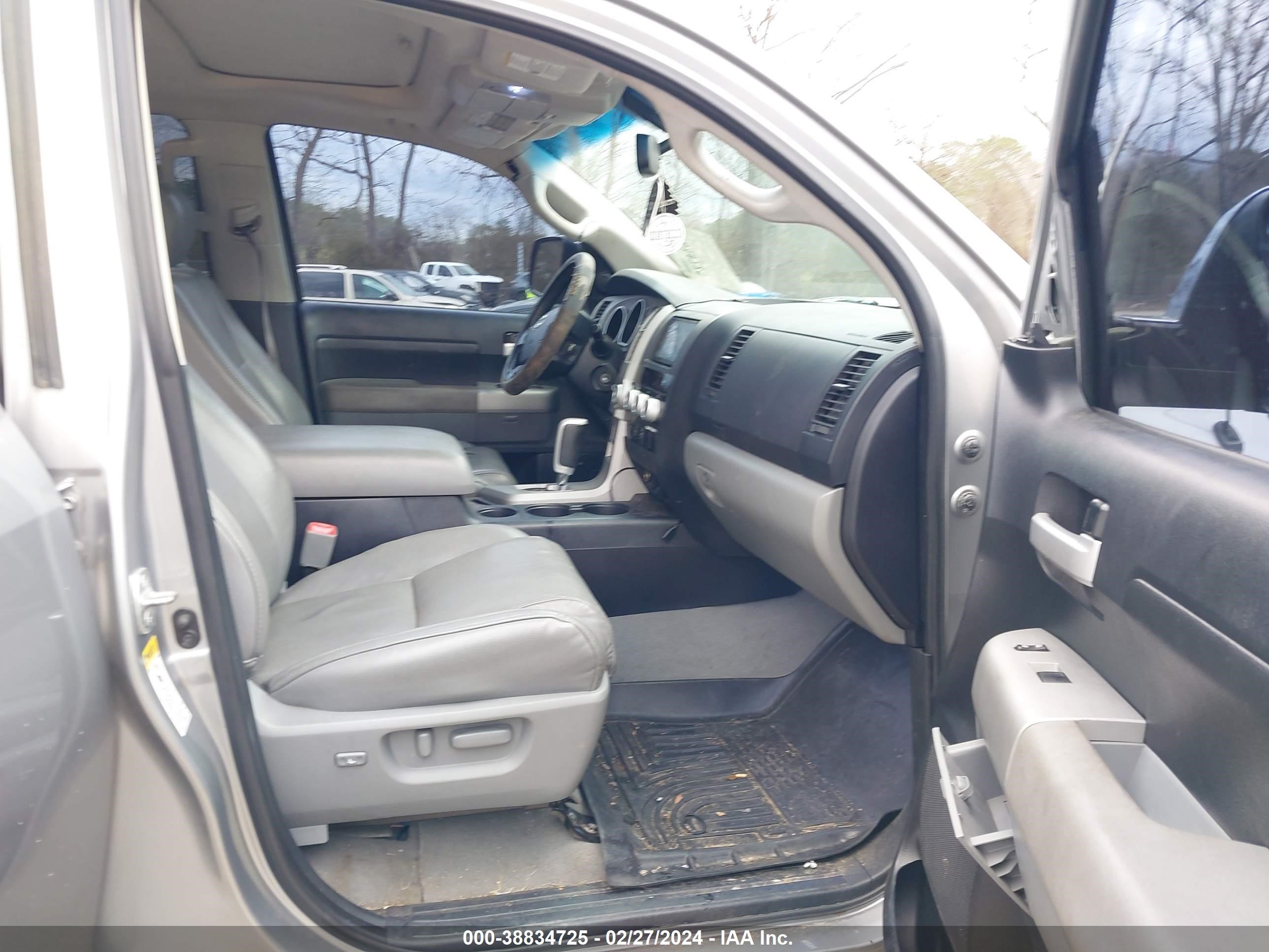 Photo 4 VIN: 5TBDV58117S467893 - TOYOTA TUNDRA 