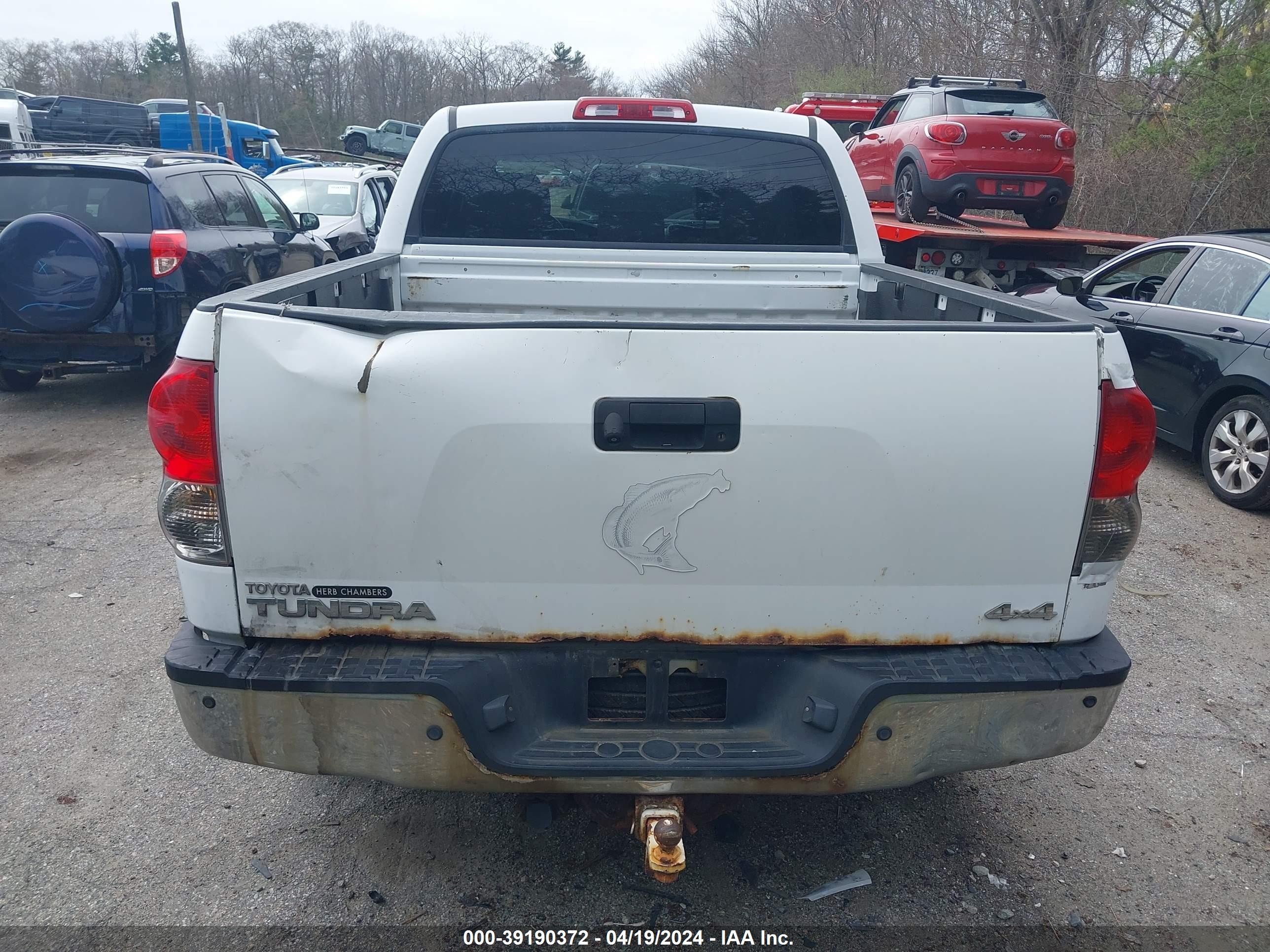 Photo 15 VIN: 5TBDV581X8S498013 - TOYOTA TUNDRA 