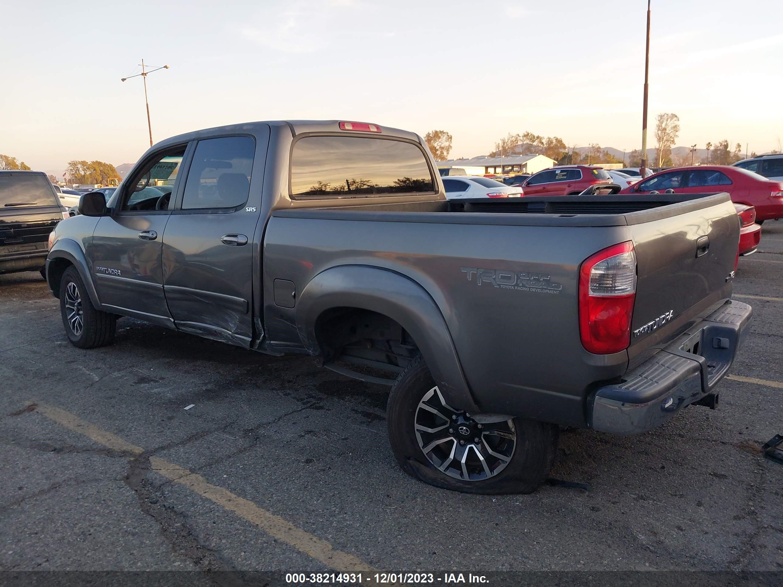 Photo 2 VIN: 5TBET34105S487375 - TOYOTA TUNDRA 