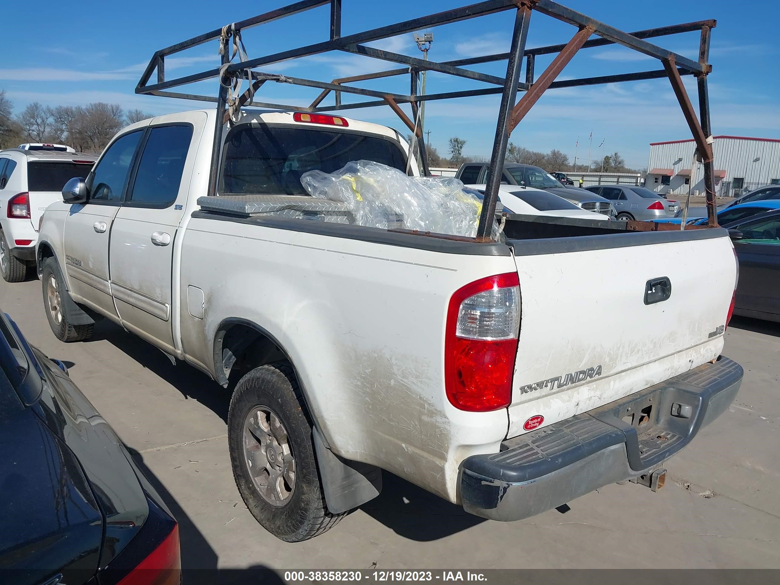 Photo 2 VIN: 5TBET34126S498556 - TOYOTA TUNDRA 