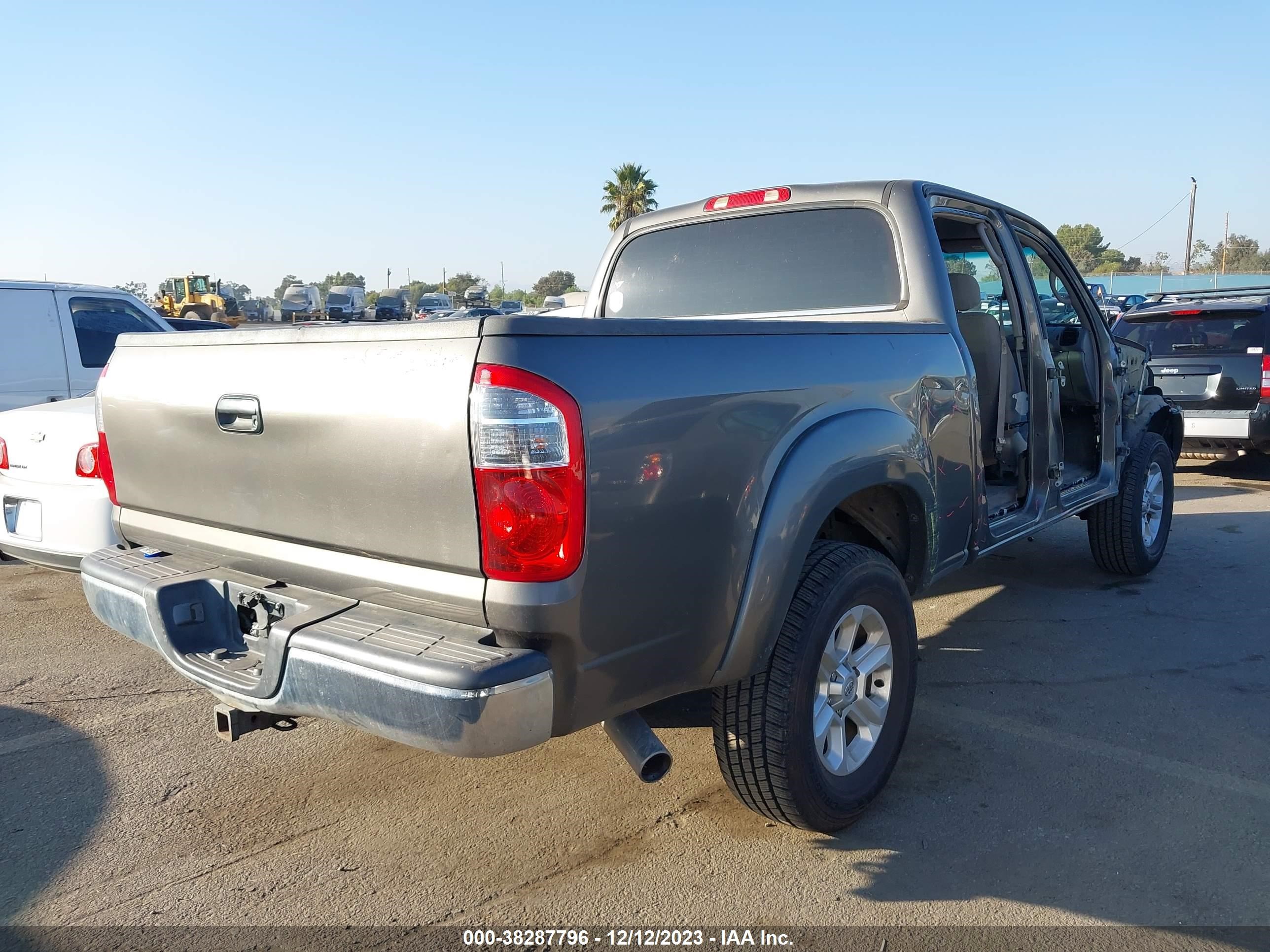 Photo 3 VIN: 5TBET34134S455793 - TOYOTA TUNDRA 