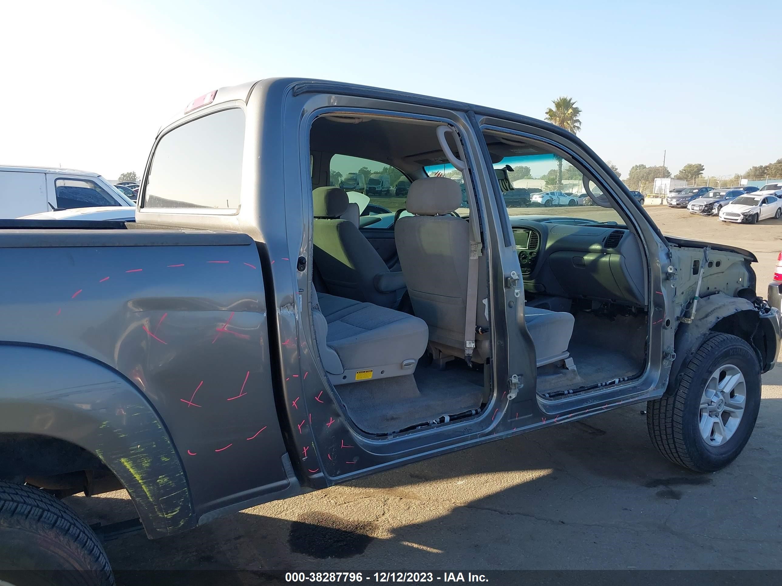 Photo 5 VIN: 5TBET34134S455793 - TOYOTA TUNDRA 