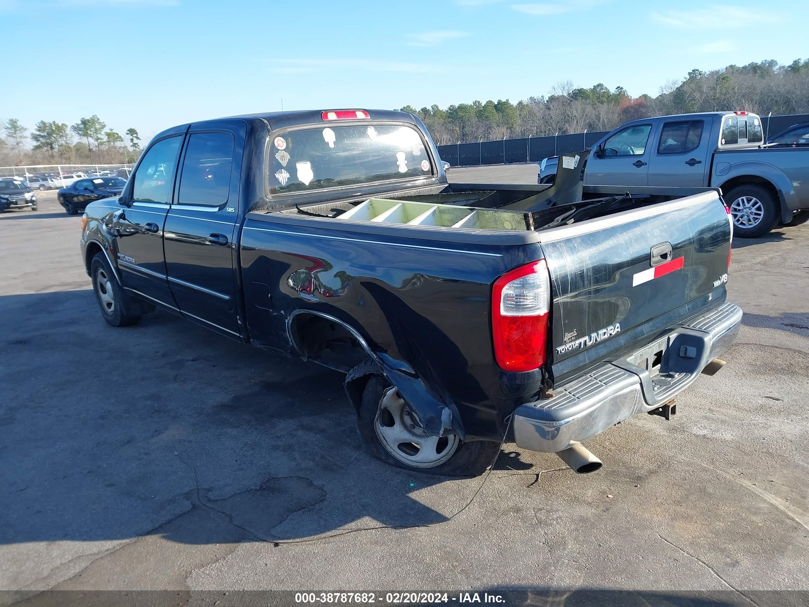 Photo 2 VIN: 5TBET34135S475107 - TOYOTA TUNDRA 