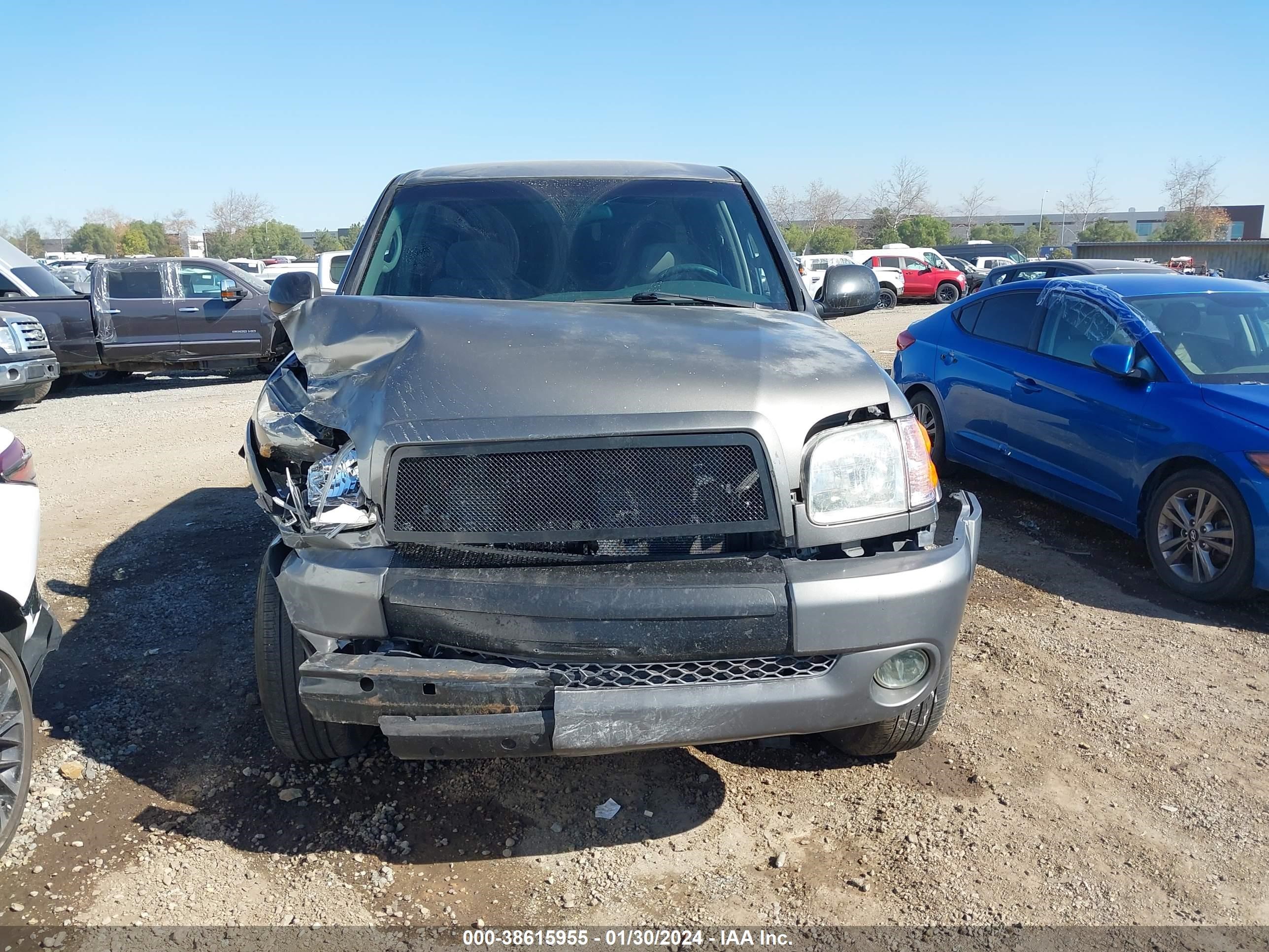 Photo 11 VIN: 5TBET34144S461408 - TOYOTA TUNDRA 