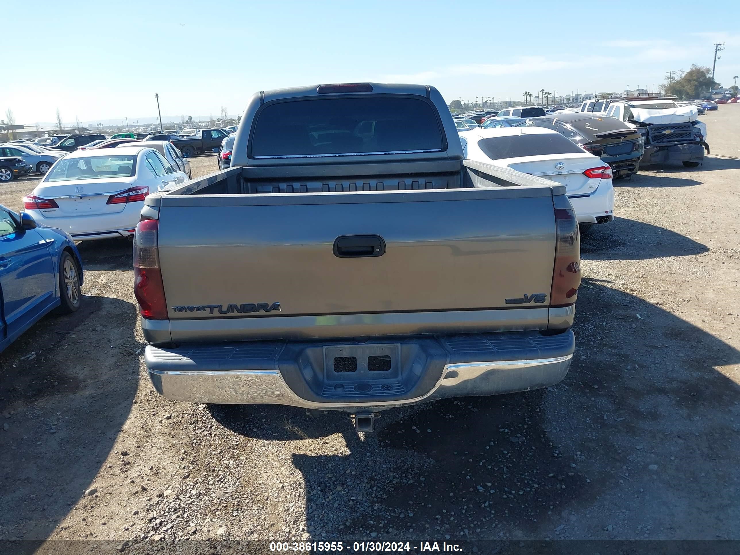 Photo 15 VIN: 5TBET34144S461408 - TOYOTA TUNDRA 