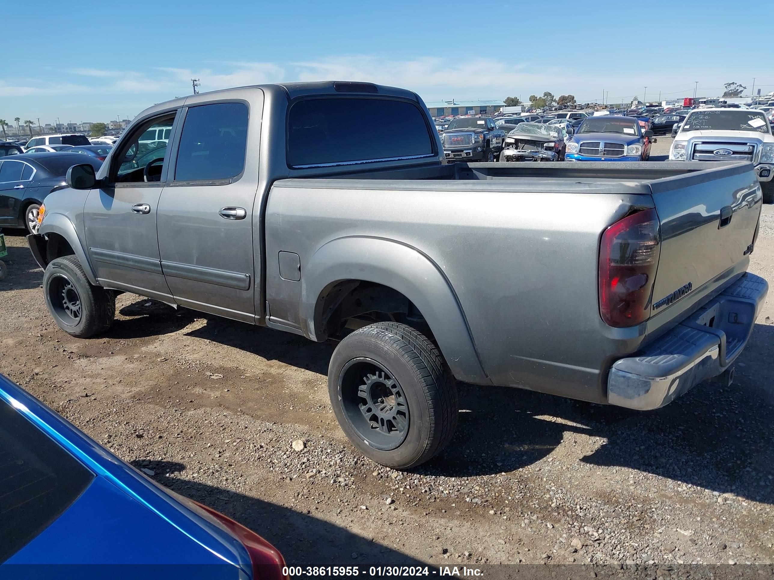 Photo 2 VIN: 5TBET34144S461408 - TOYOTA TUNDRA 