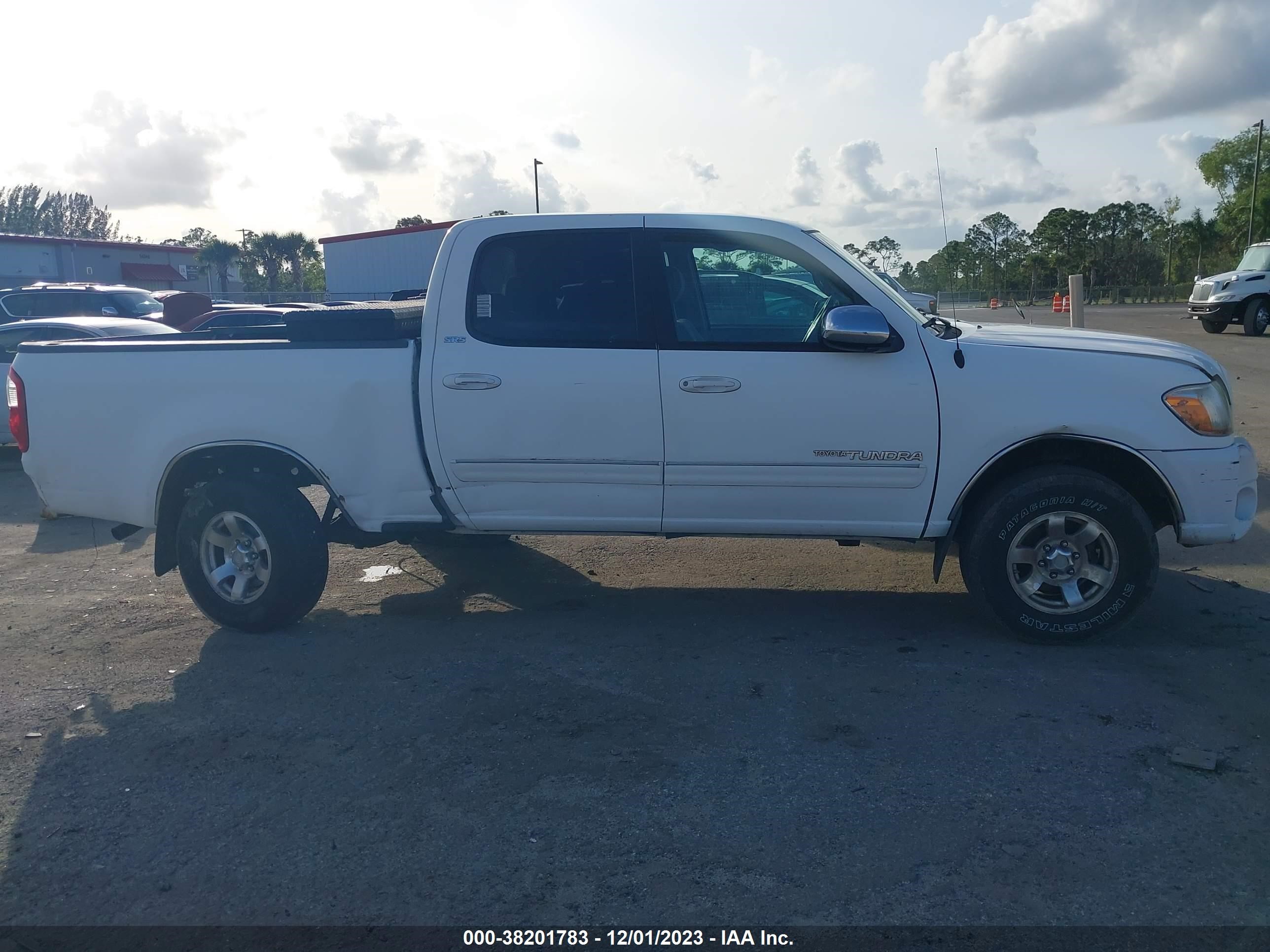 Photo 12 VIN: 5TBET34155S480311 - TOYOTA TUNDRA 