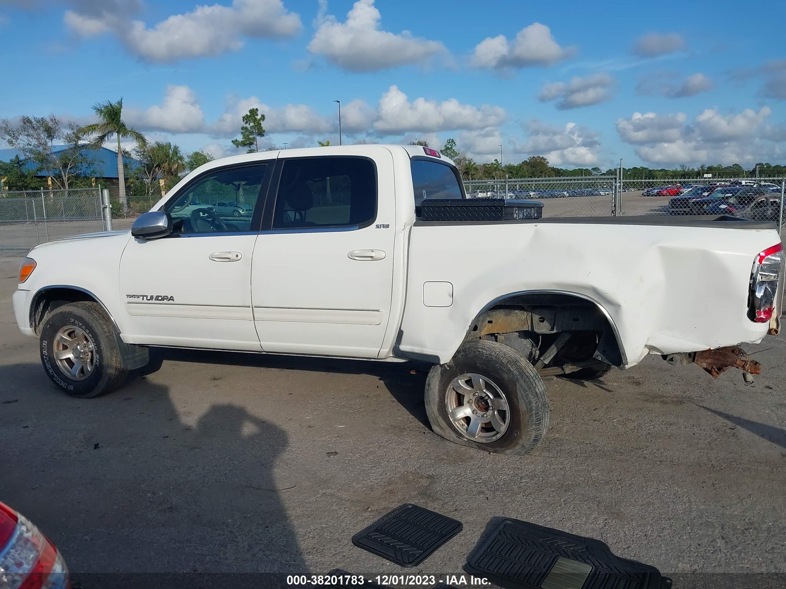 Photo 13 VIN: 5TBET34155S480311 - TOYOTA TUNDRA 