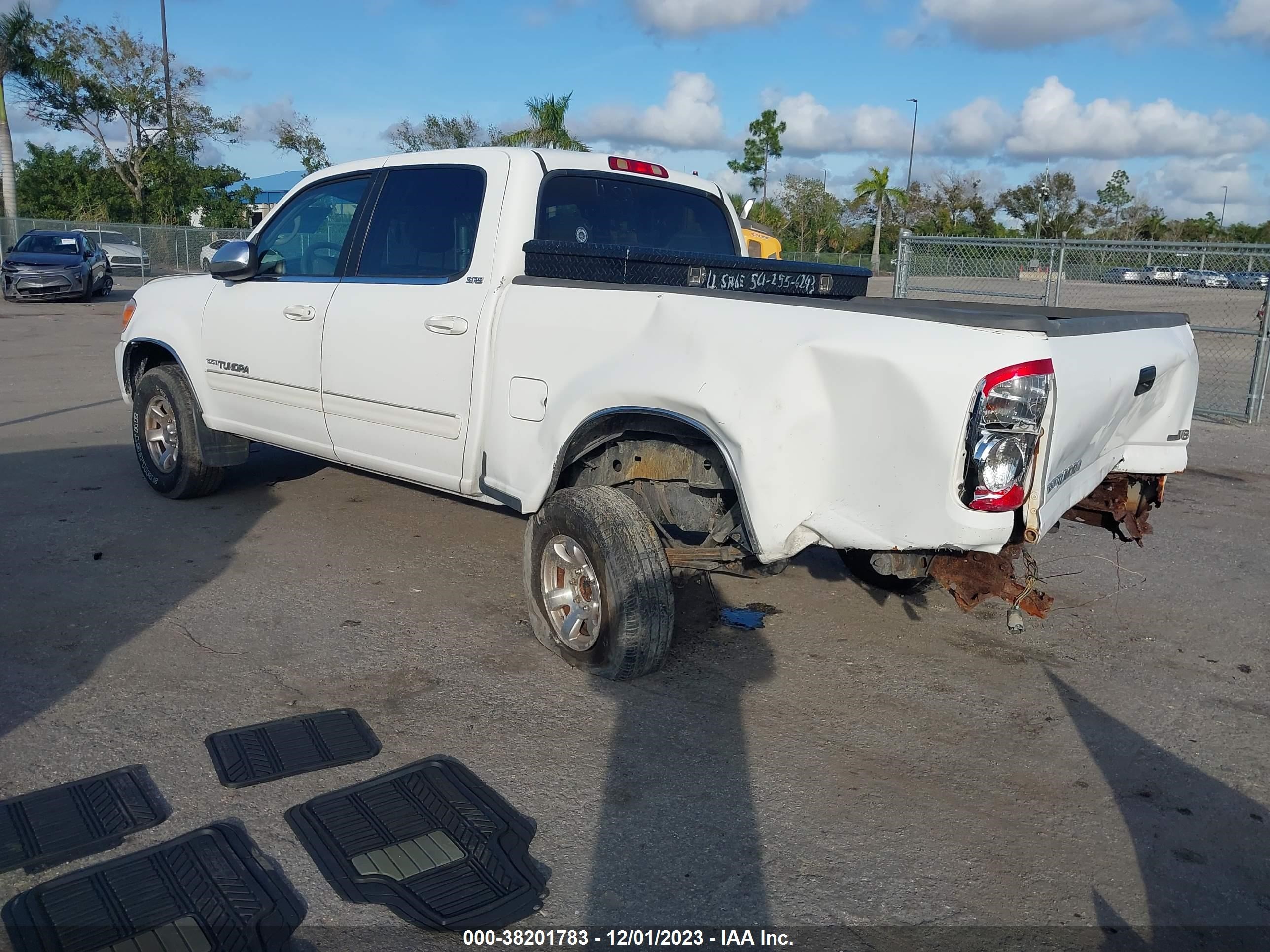 Photo 2 VIN: 5TBET34155S480311 - TOYOTA TUNDRA 