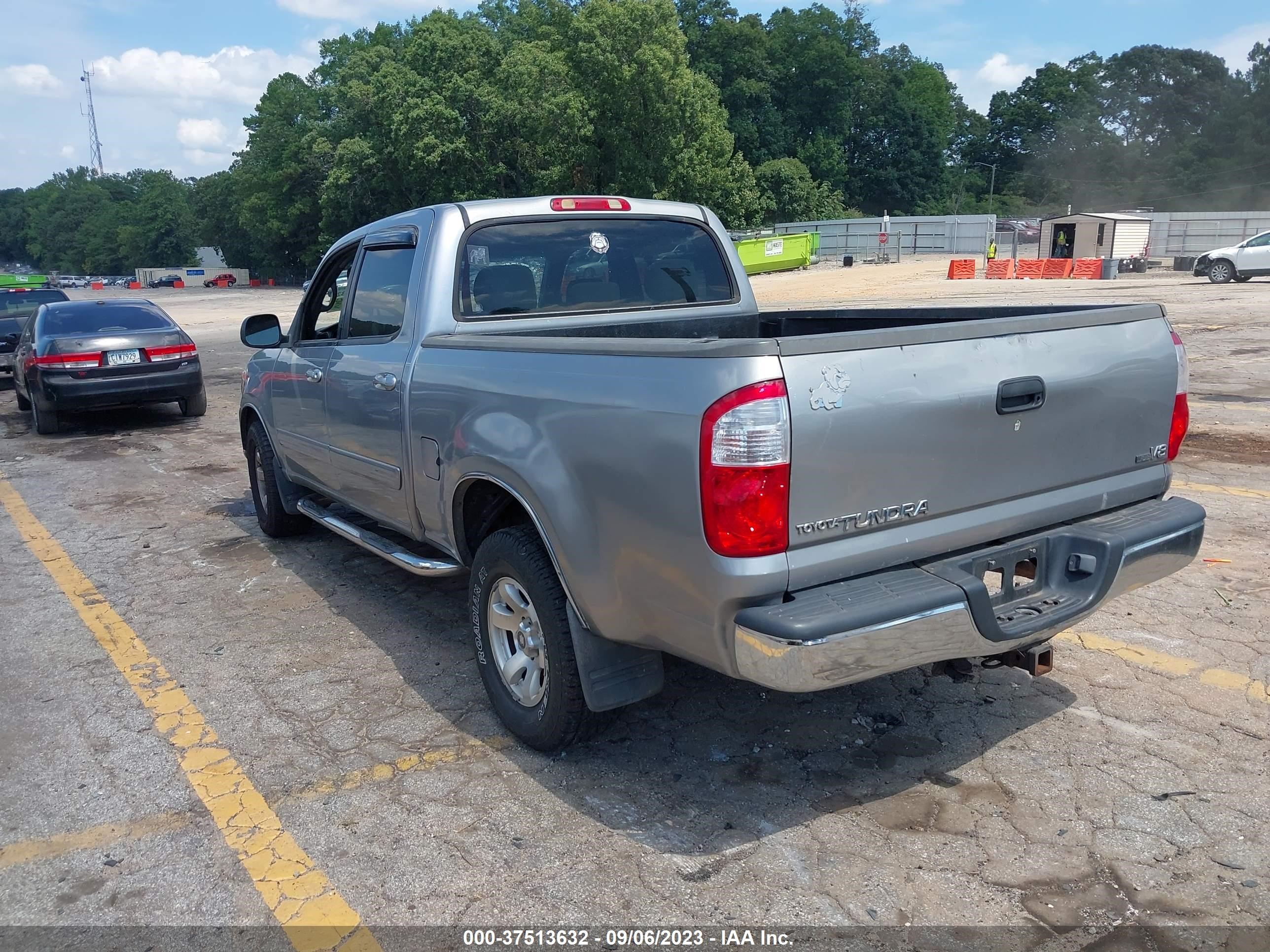 Photo 2 VIN: 5TBET34175S475837 - TOYOTA TUNDRA 