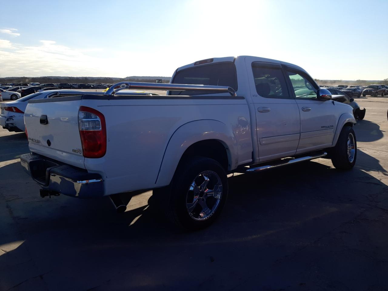 Photo 2 VIN: 5TBET34186S505879 - TOYOTA TUNDRA 