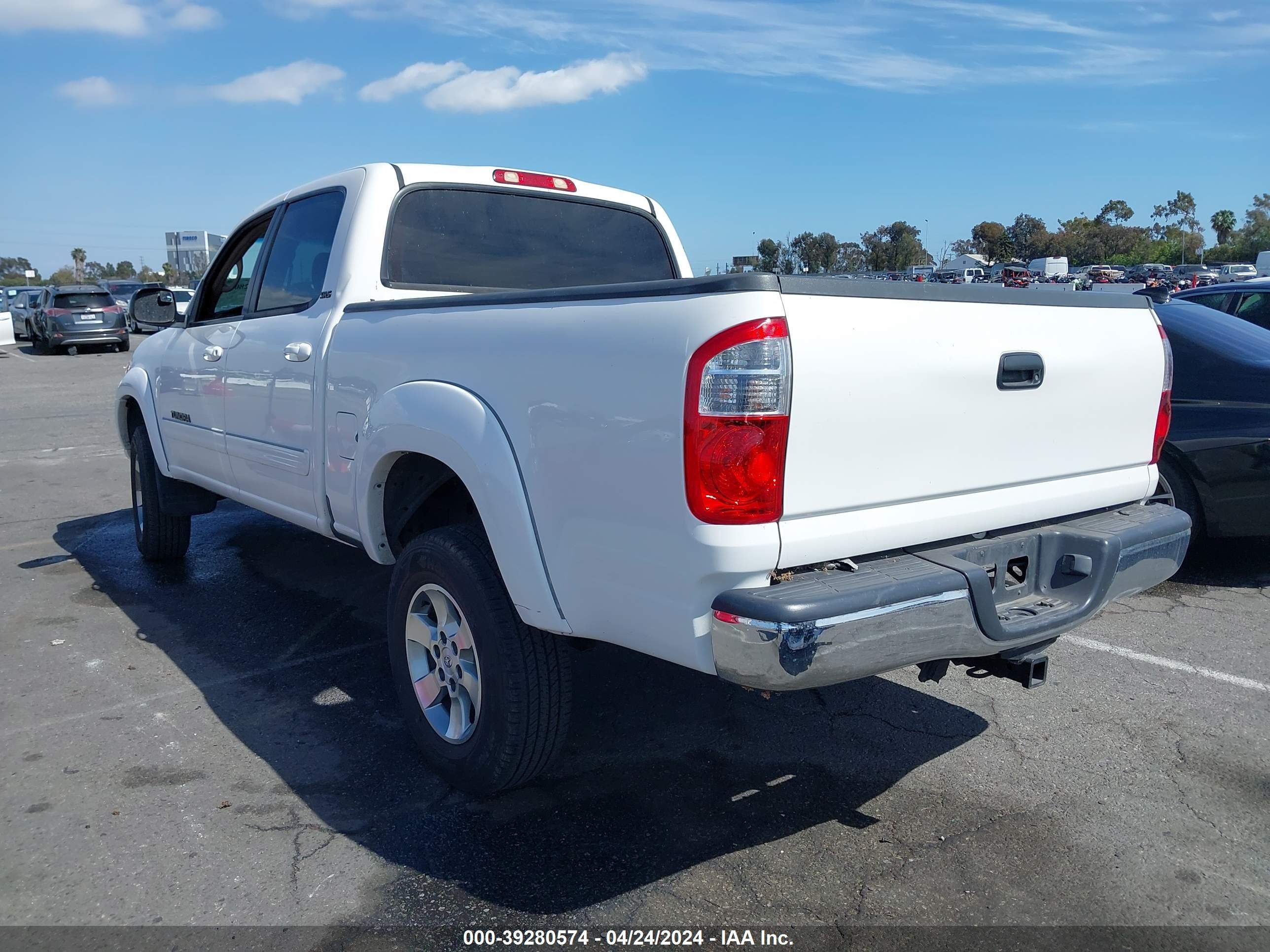 Photo 2 VIN: 5TBET34186S517837 - TOYOTA TUNDRA 