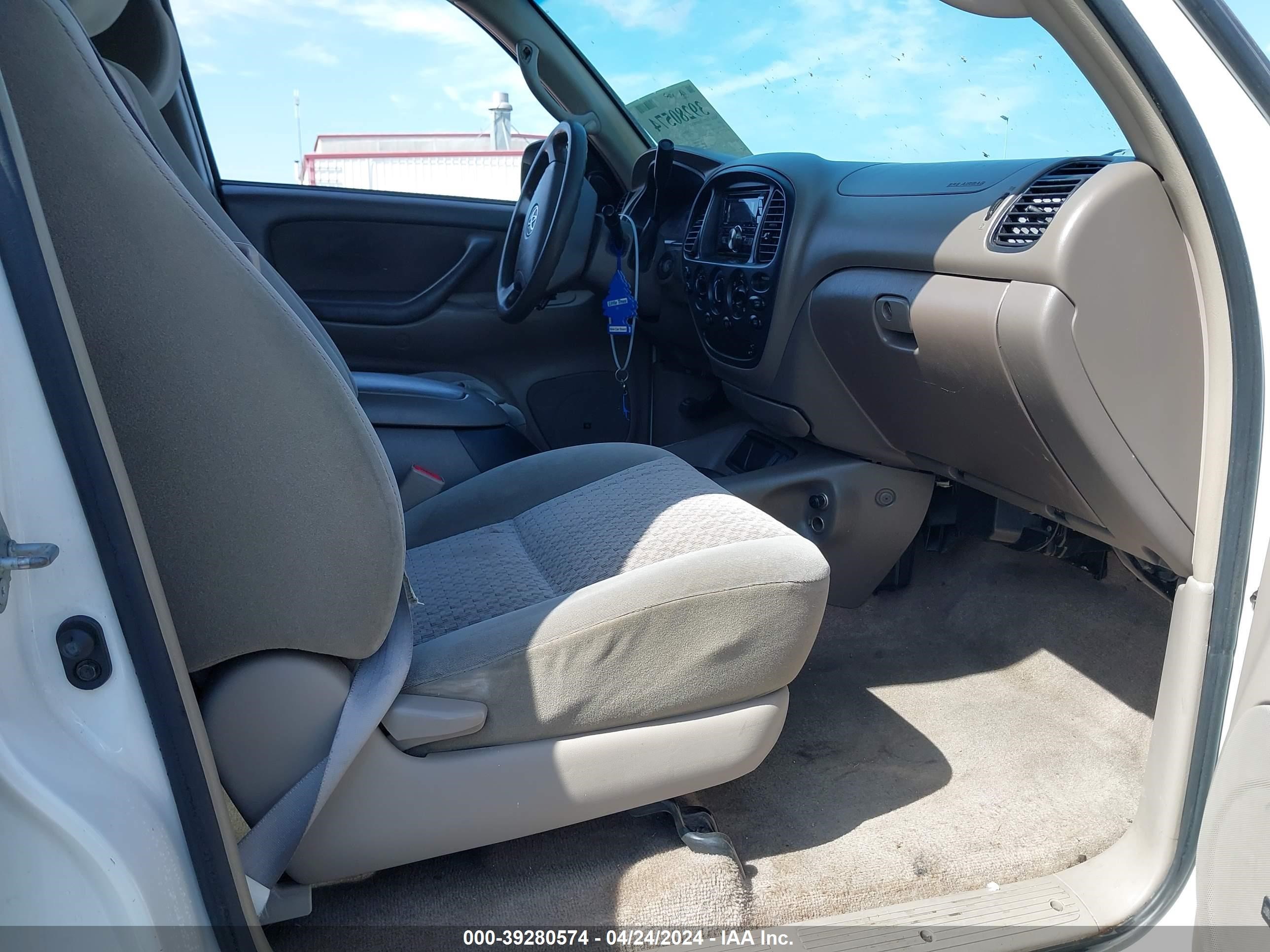 Photo 4 VIN: 5TBET34186S517837 - TOYOTA TUNDRA 