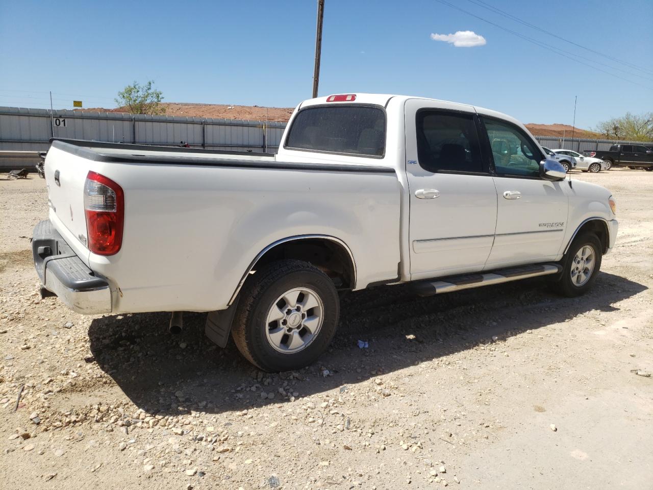 Photo 2 VIN: 5TBET34195S480070 - TOYOTA TUNDRA 