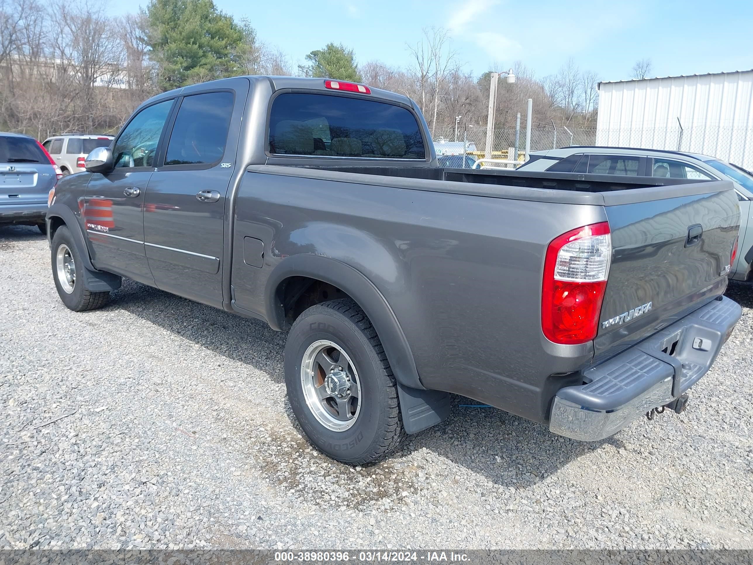 Photo 2 VIN: 5TBET341X5S488176 - TOYOTA TUNDRA 