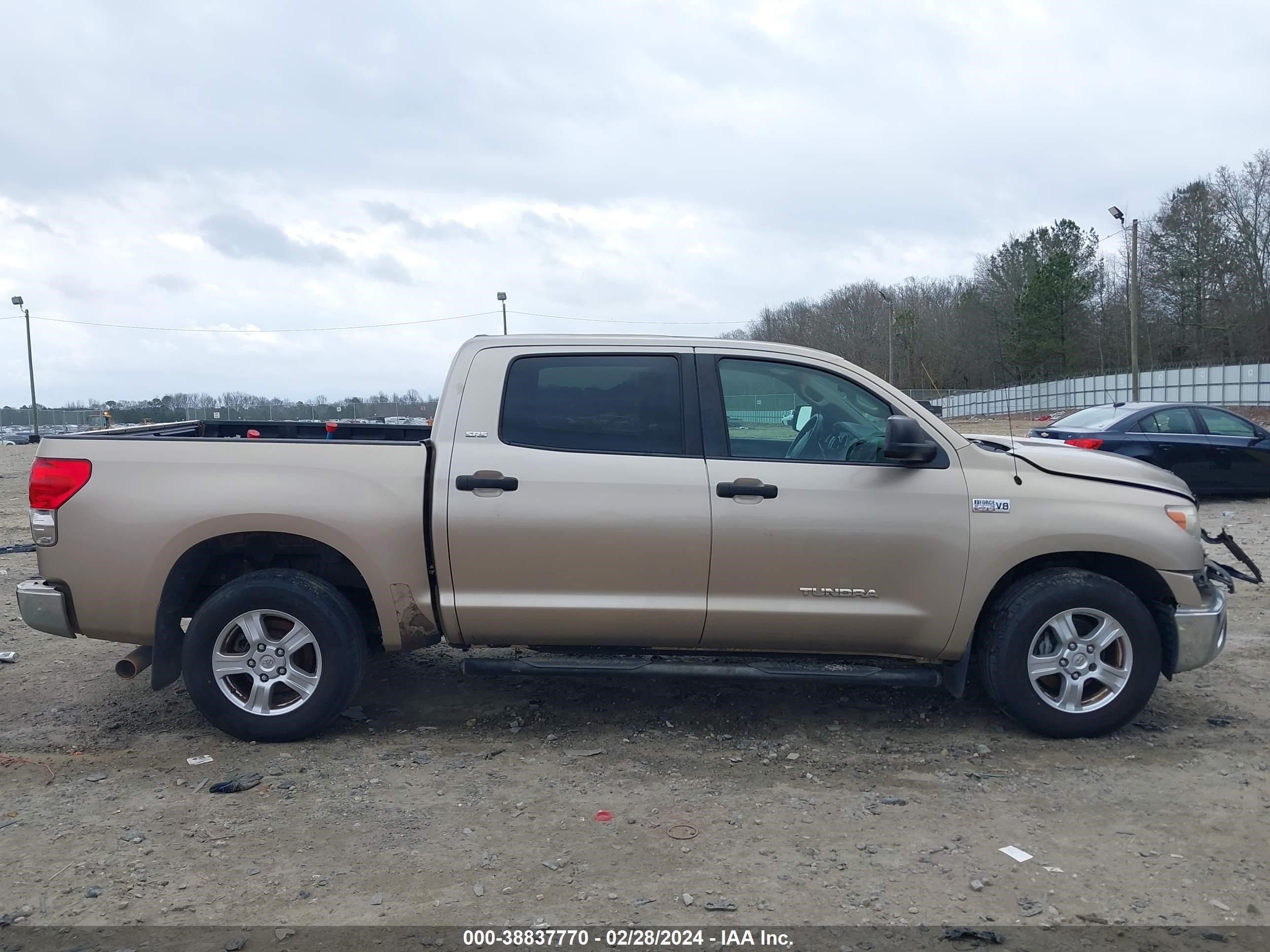 Photo 12 VIN: 5TBEV54137S455657 - TOYOTA TUNDRA 